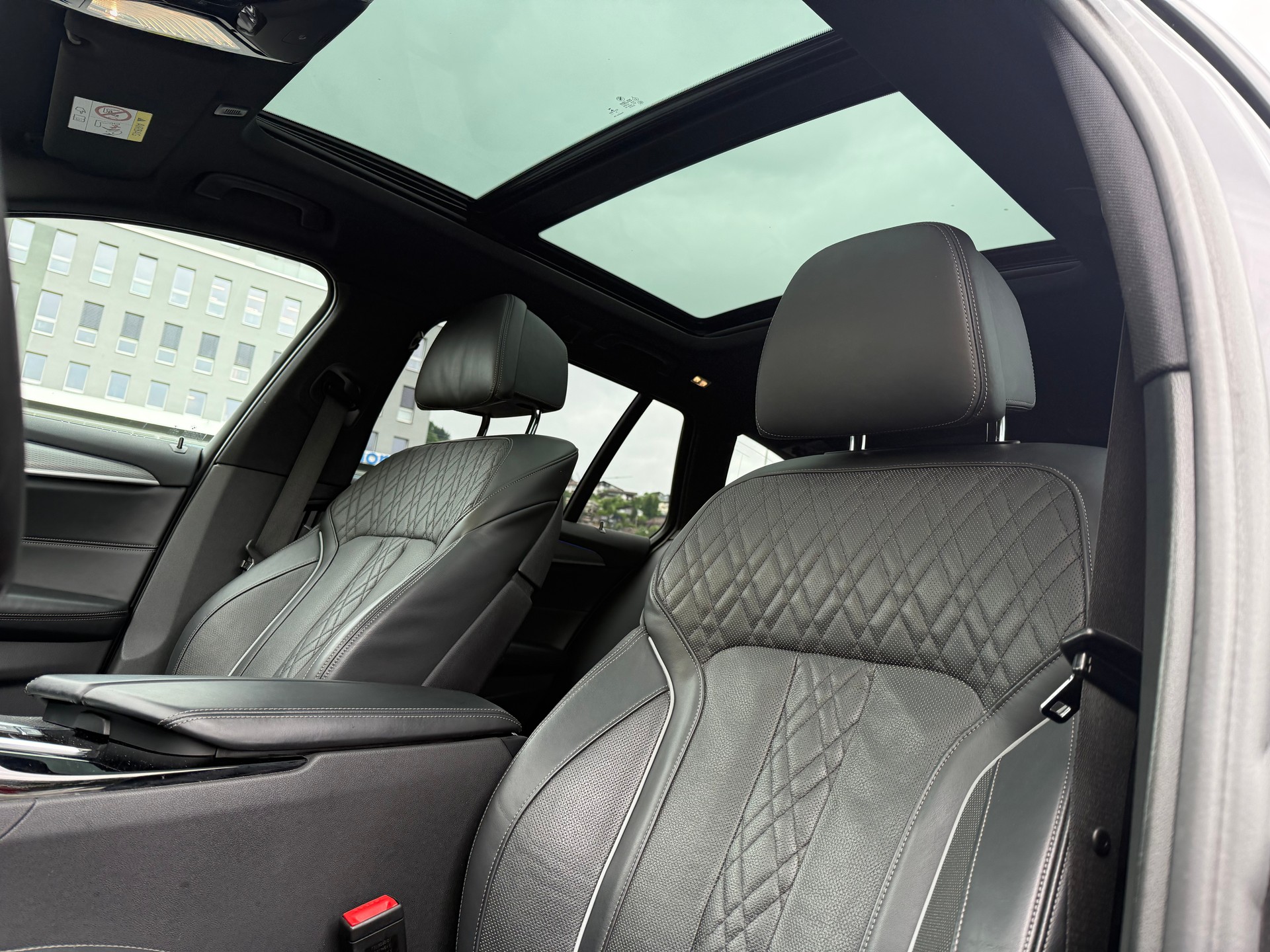 BMW 540d xDrive Touring M Sport-image-17