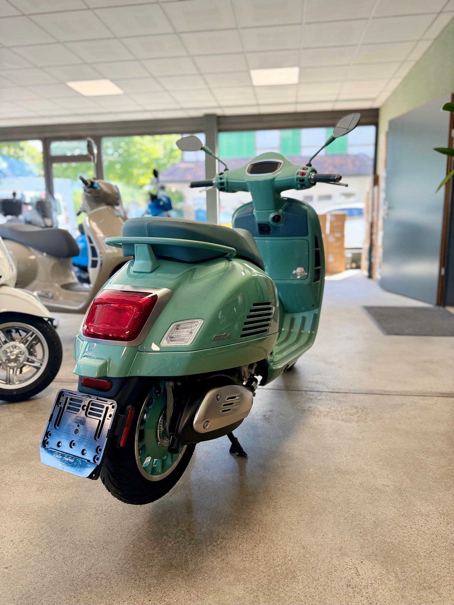 PIAGGIO 80th E5+ Edition-image-2