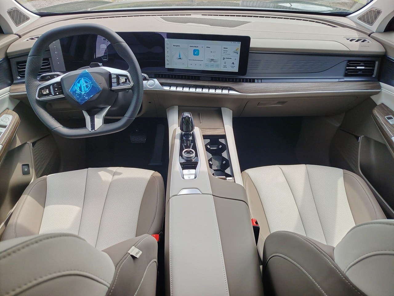 MG S9 PHEV 1.5 "Premium" mit 100 km e-Reichweite-showroom-element-2