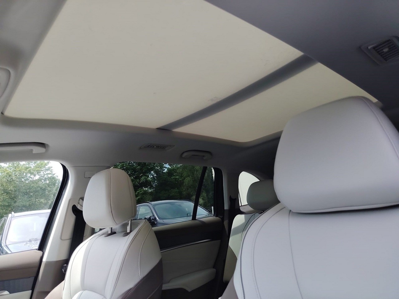 MG S9 PHEV 1.5 "Premium" mit 100 km e-Reichweite-showroom-element-3