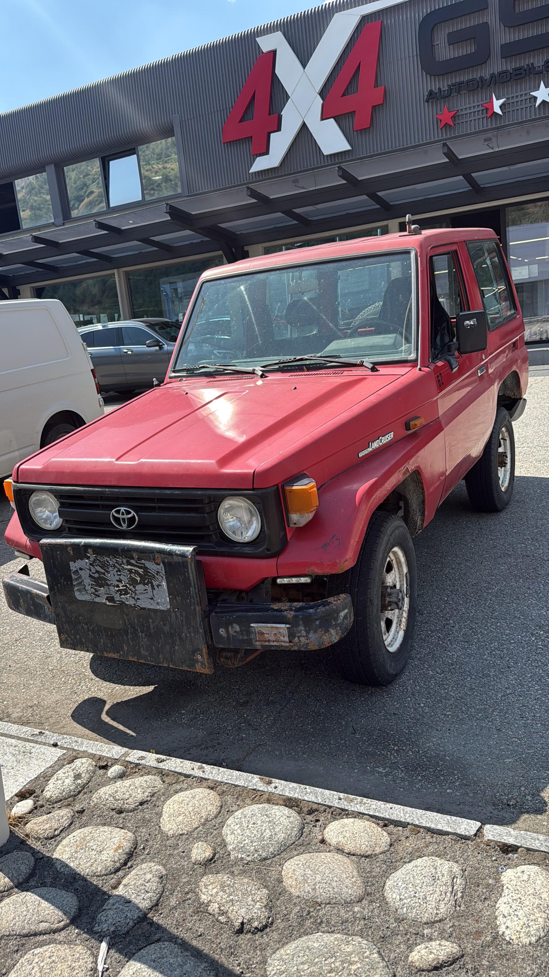 TOYOTA Land Cruiser 400 HdT 4.2 D-showroom-element-1