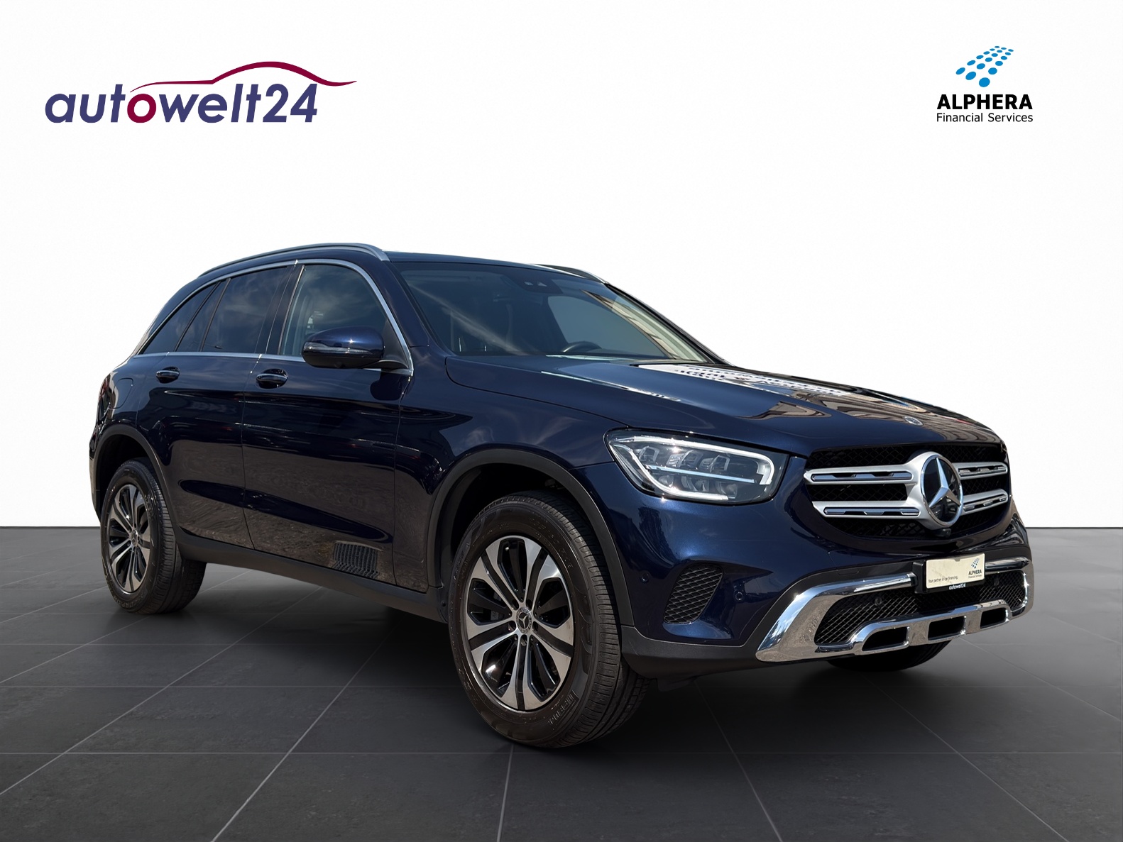 MERCEDES-BENZ GLC 300 e 4Matic 9G-Tronic-showroom-element-3