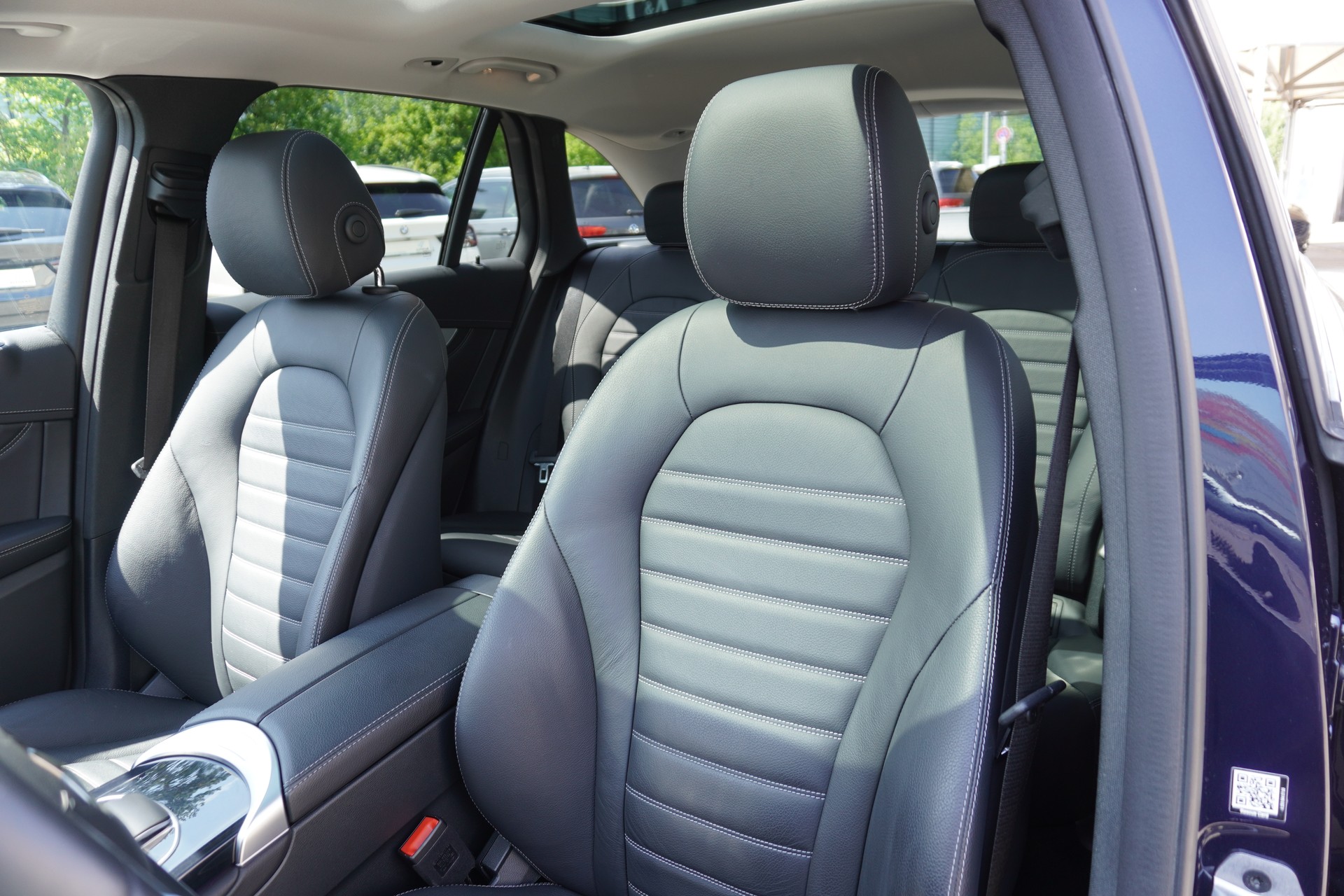 MERCEDES-BENZ GLC 300 e 4Matic 9G-Tronic-image-19