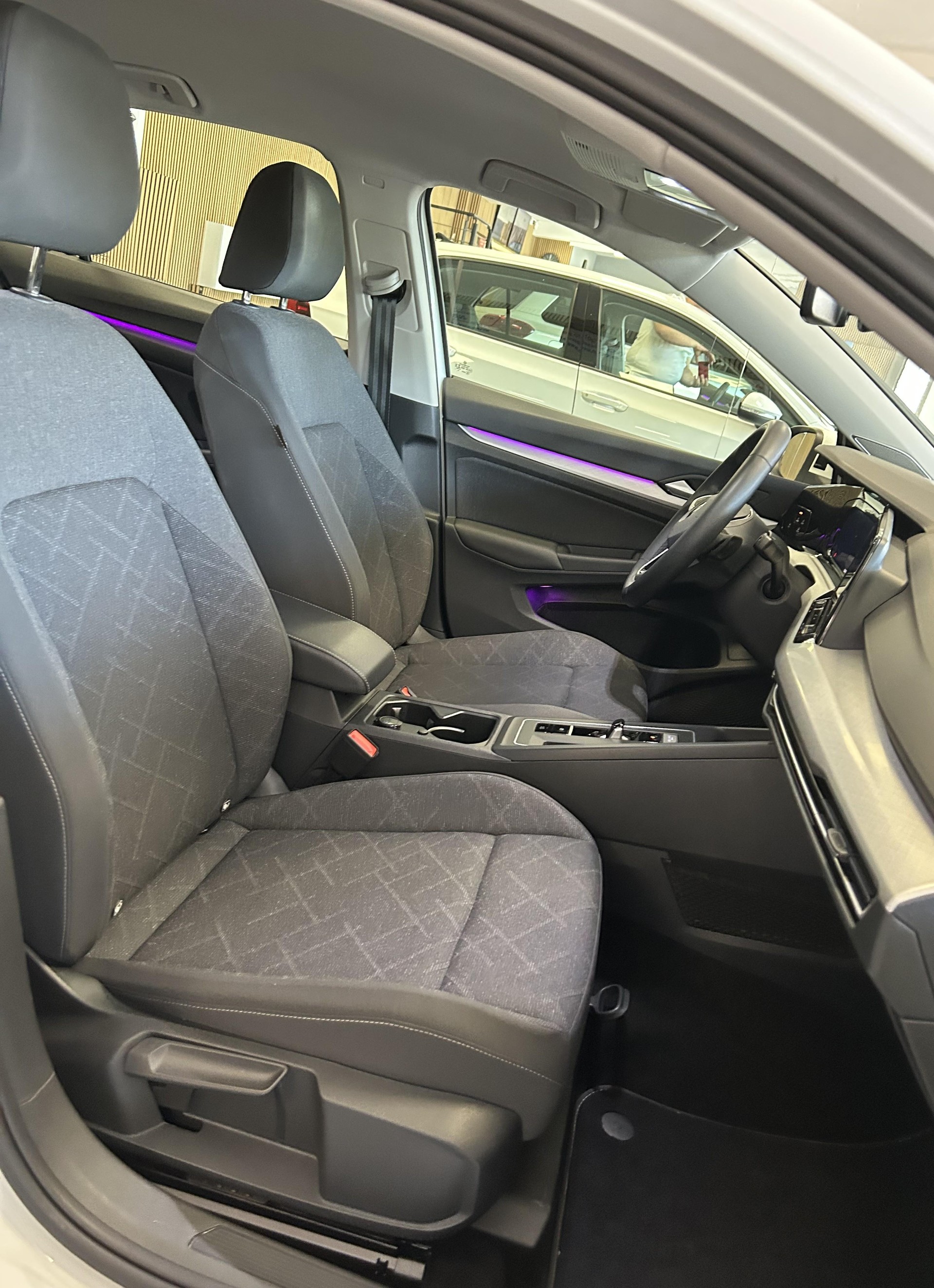 VW Golf VIII 1.5 eTSI Life DSG-image-20