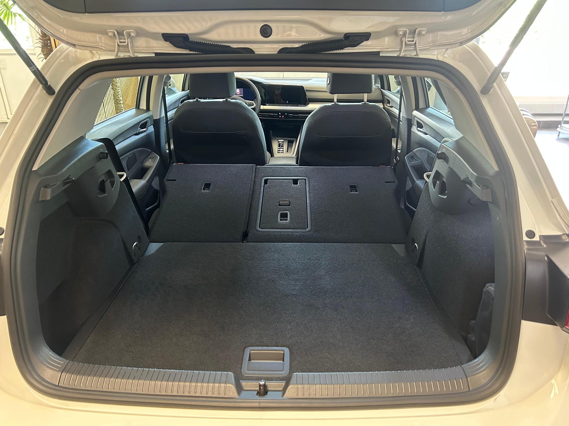 VW Golf VIII 1.5 eTSI Life DSG-image-26