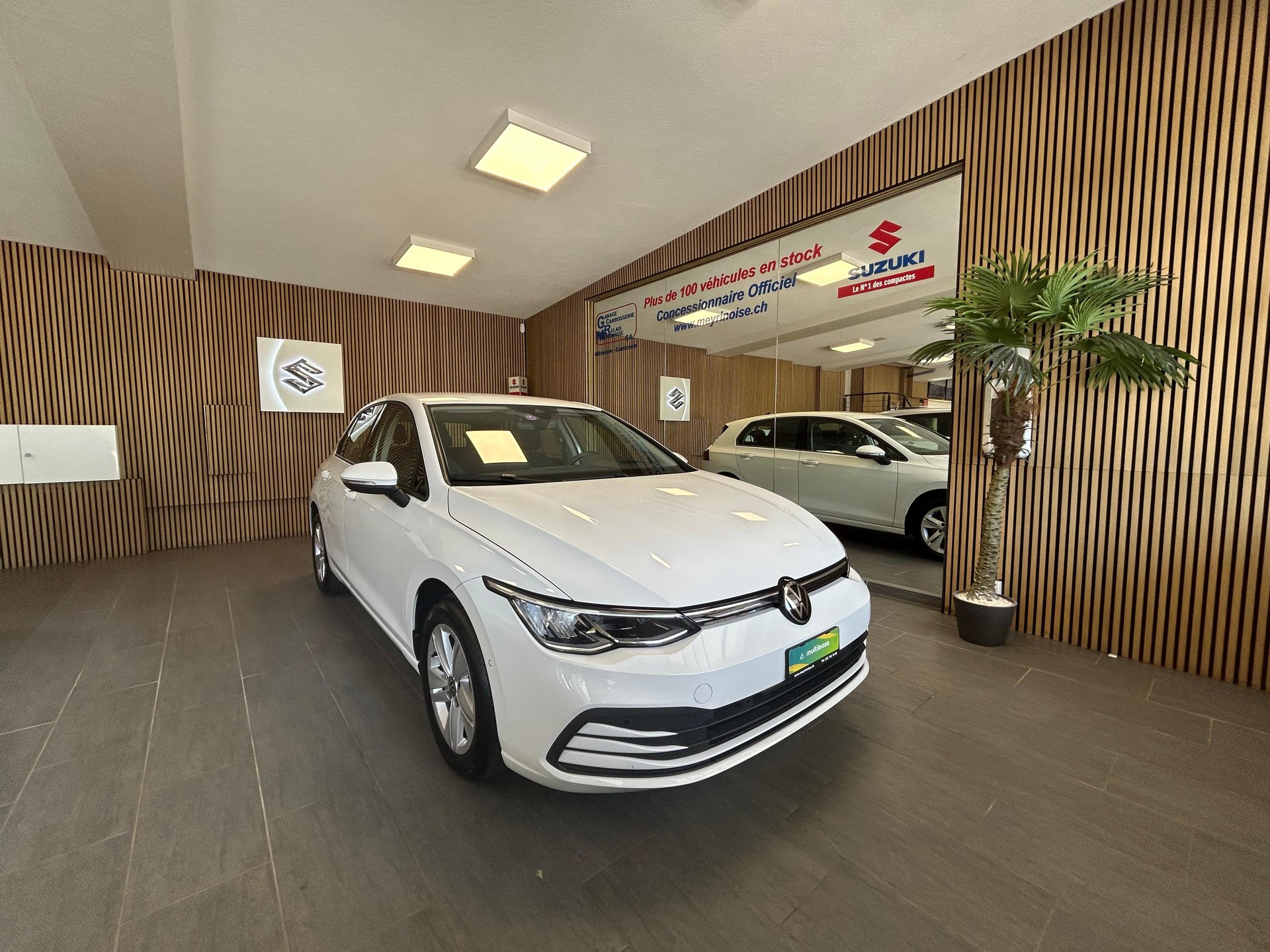 VW Golf VIII 1.5 eTSI Life DSG-showroom-element-1