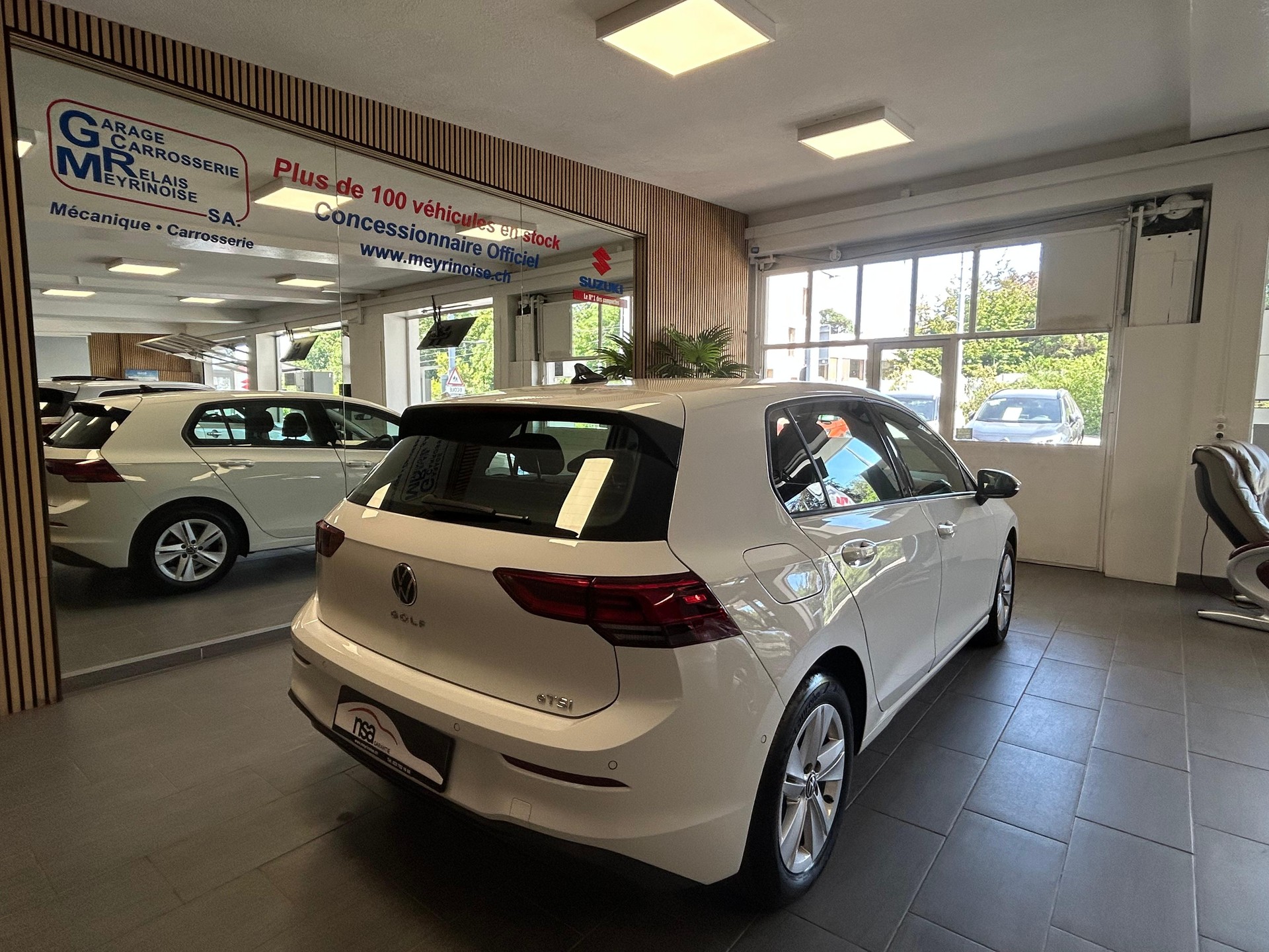 VW Golf VIII 1.5 eTSI Life DSG-image-6