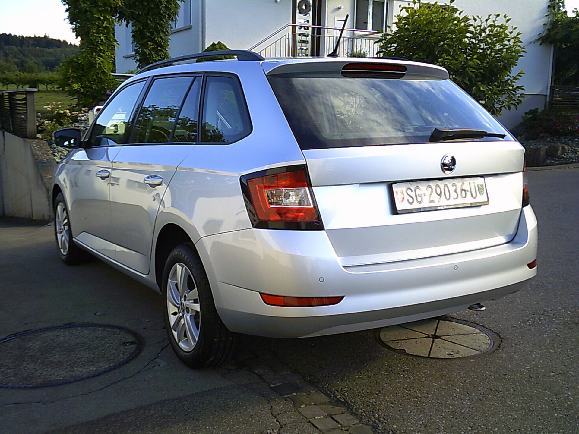 SKODA Fabia Combi 1.0 TSI Ambition-image-3
