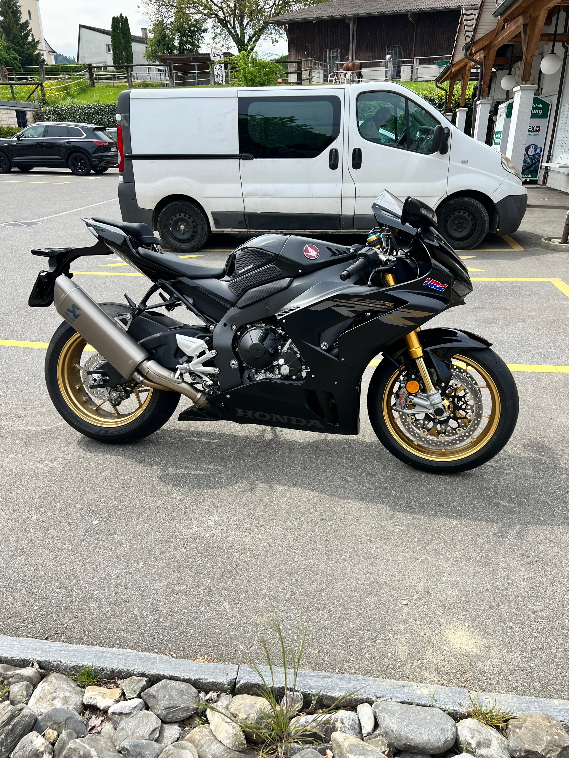 HONDA CBR 1000 RR-R Fireblade SP-image-1