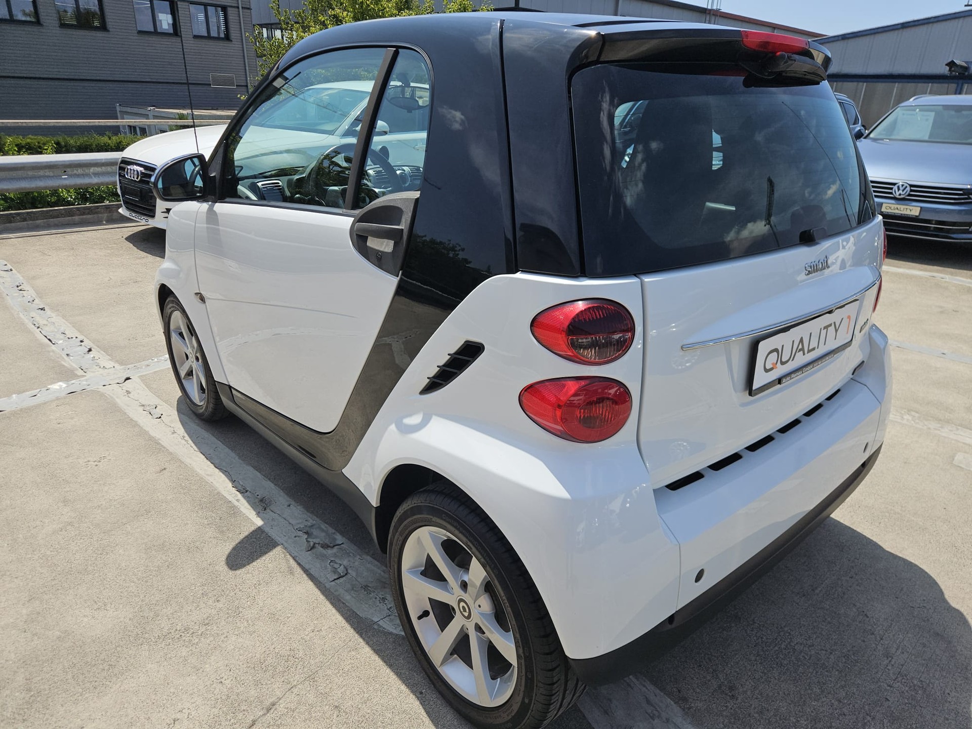 SMART fortwo swiss edition mhd softouch-showroom-element-2
