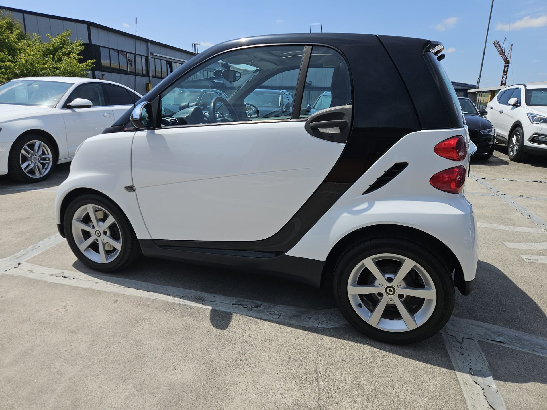 SMART fortwo swiss edition mhd softouch-showroom-element-1