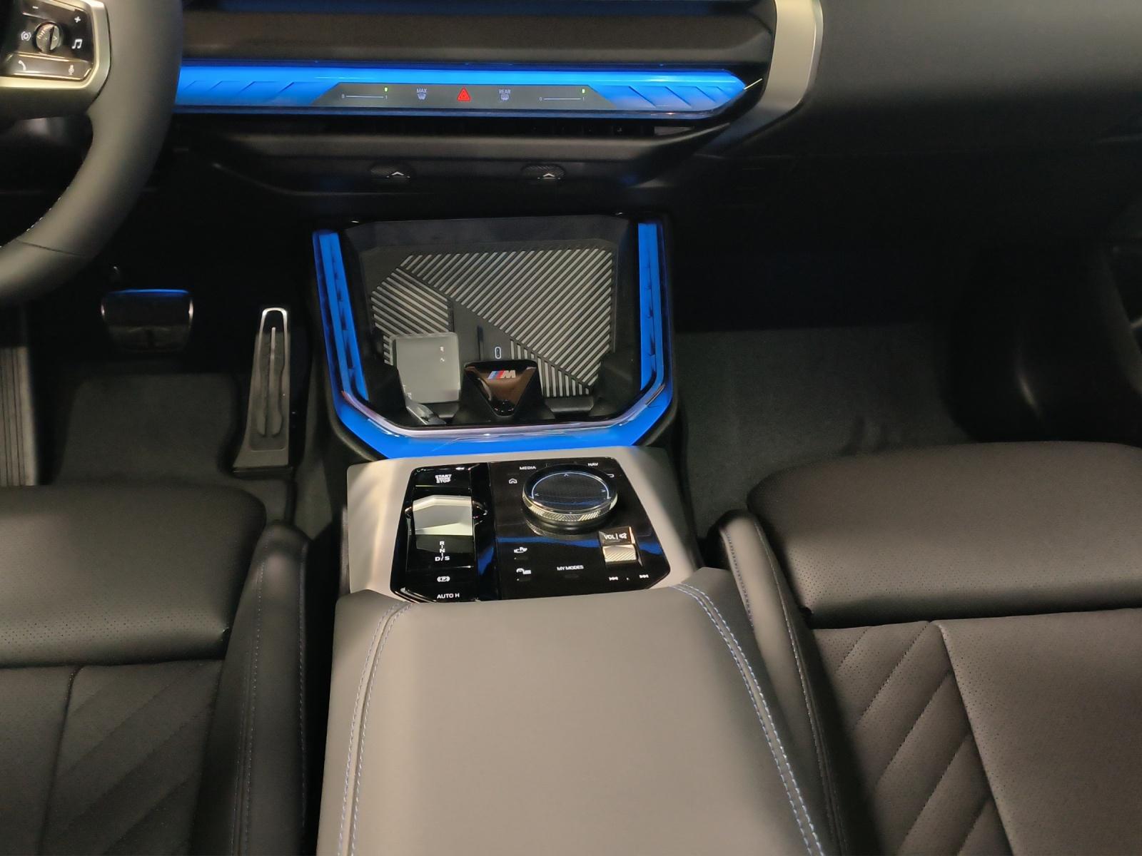 BMW X3 M50i-image-19