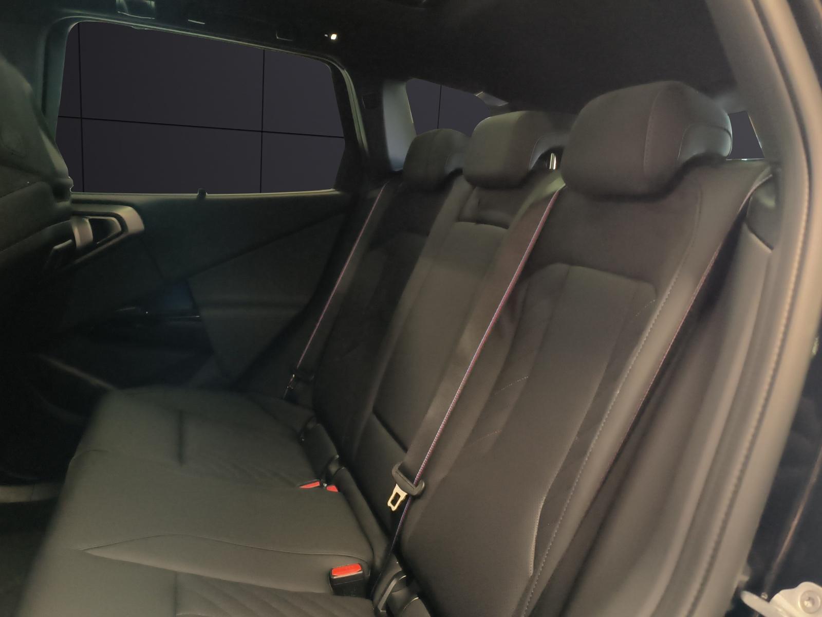 BMW X3 M50i-image-12
