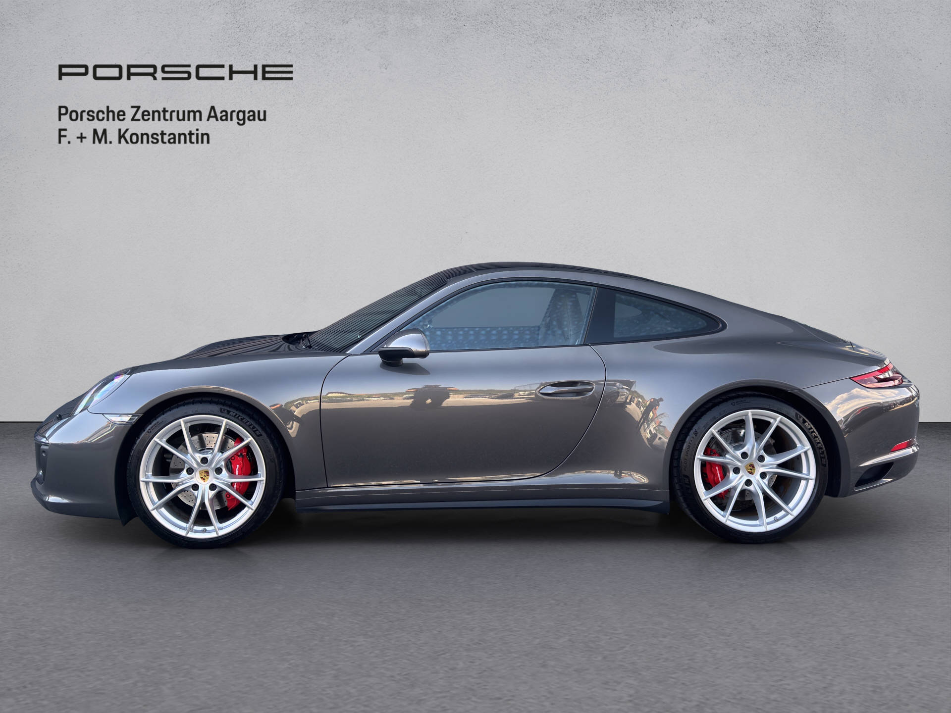 PORSCHE 911 Carrera GTS-image-2