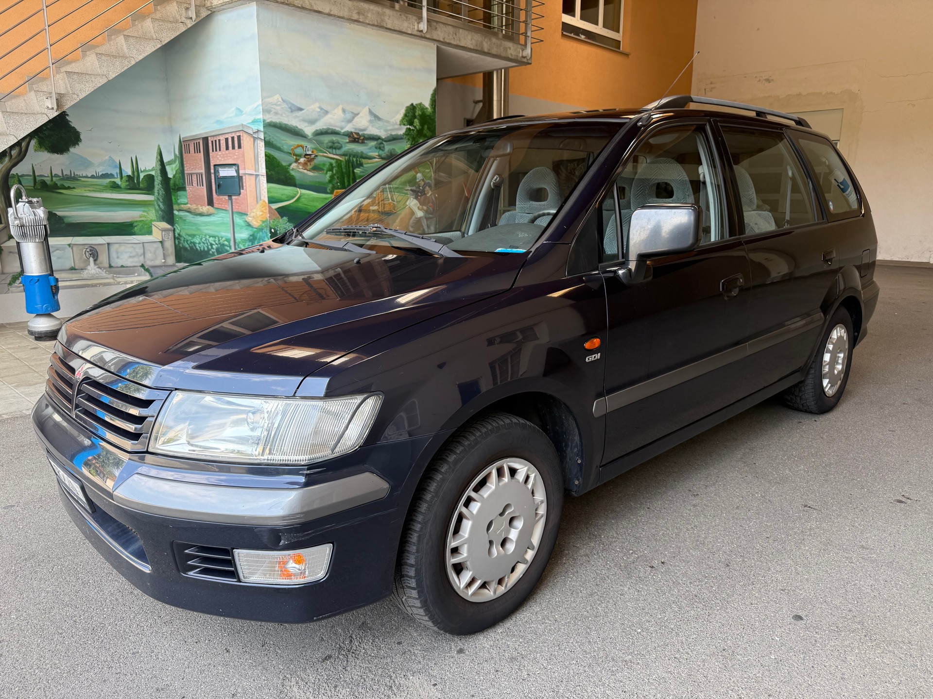MITSUBISHI Space Wagon 2.4 GLX Elegance