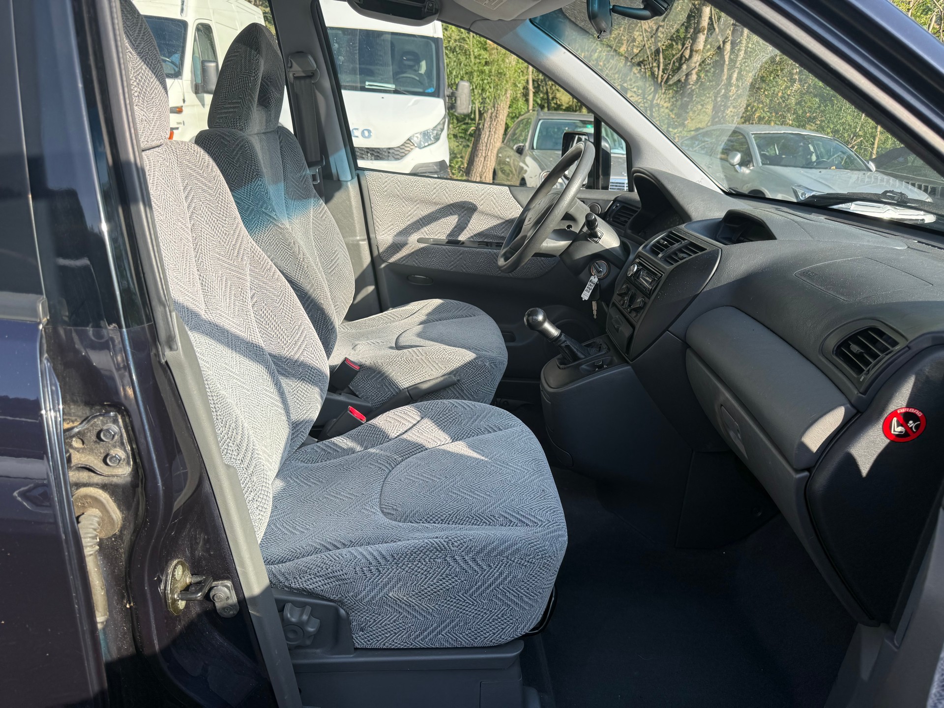 MITSUBISHI Space Wagon 2.4 GLX Elegance-image-8
