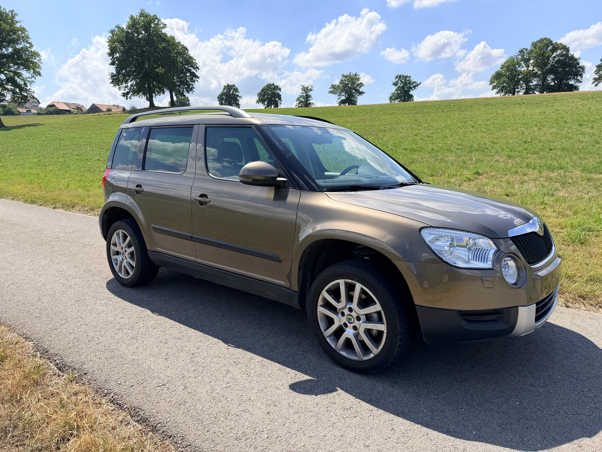 SKODA Yeti 2.0 TDI Adventure II 4x4 DSG+FAP neuf+courroie+pompe à eau+Crochet 2000kg