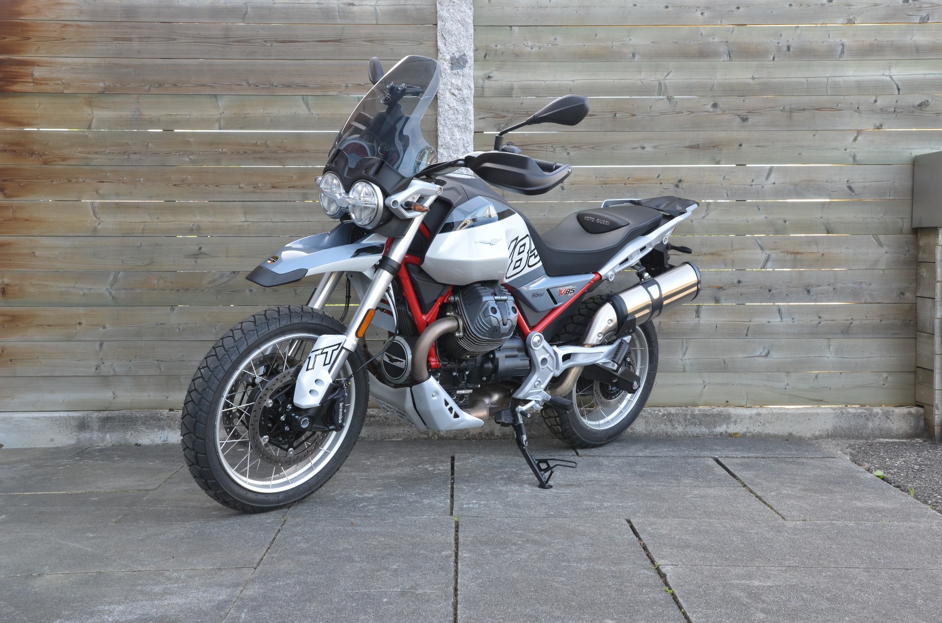 MOTO GUZZI V85 TT E5+-image-1
