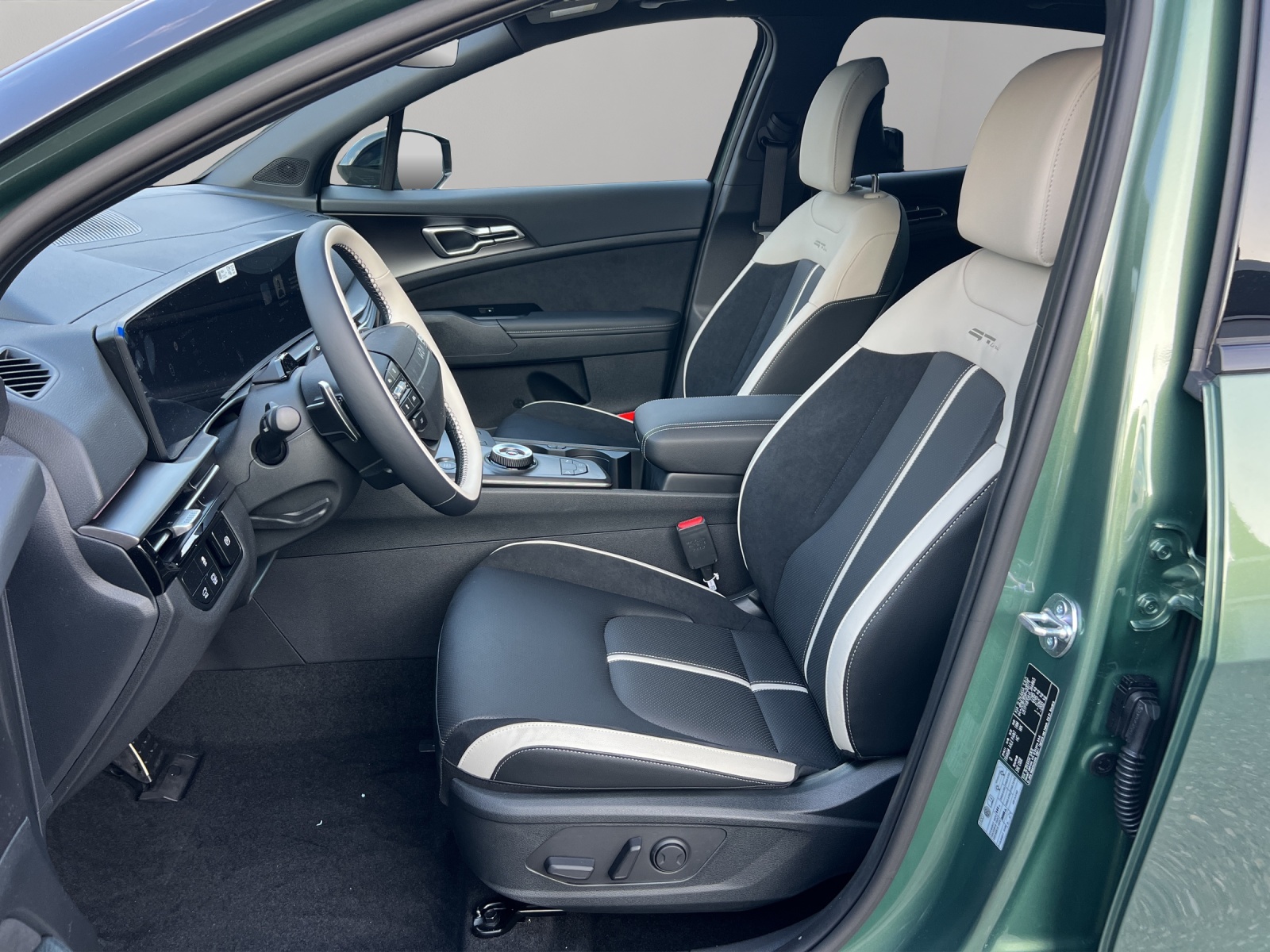 KIA Sportage 1.6T-GDi HEV GT-Line 4x4 A / Panodach / CH-Herstellergarantie & Leasingaktion ab 0.99%-image-8