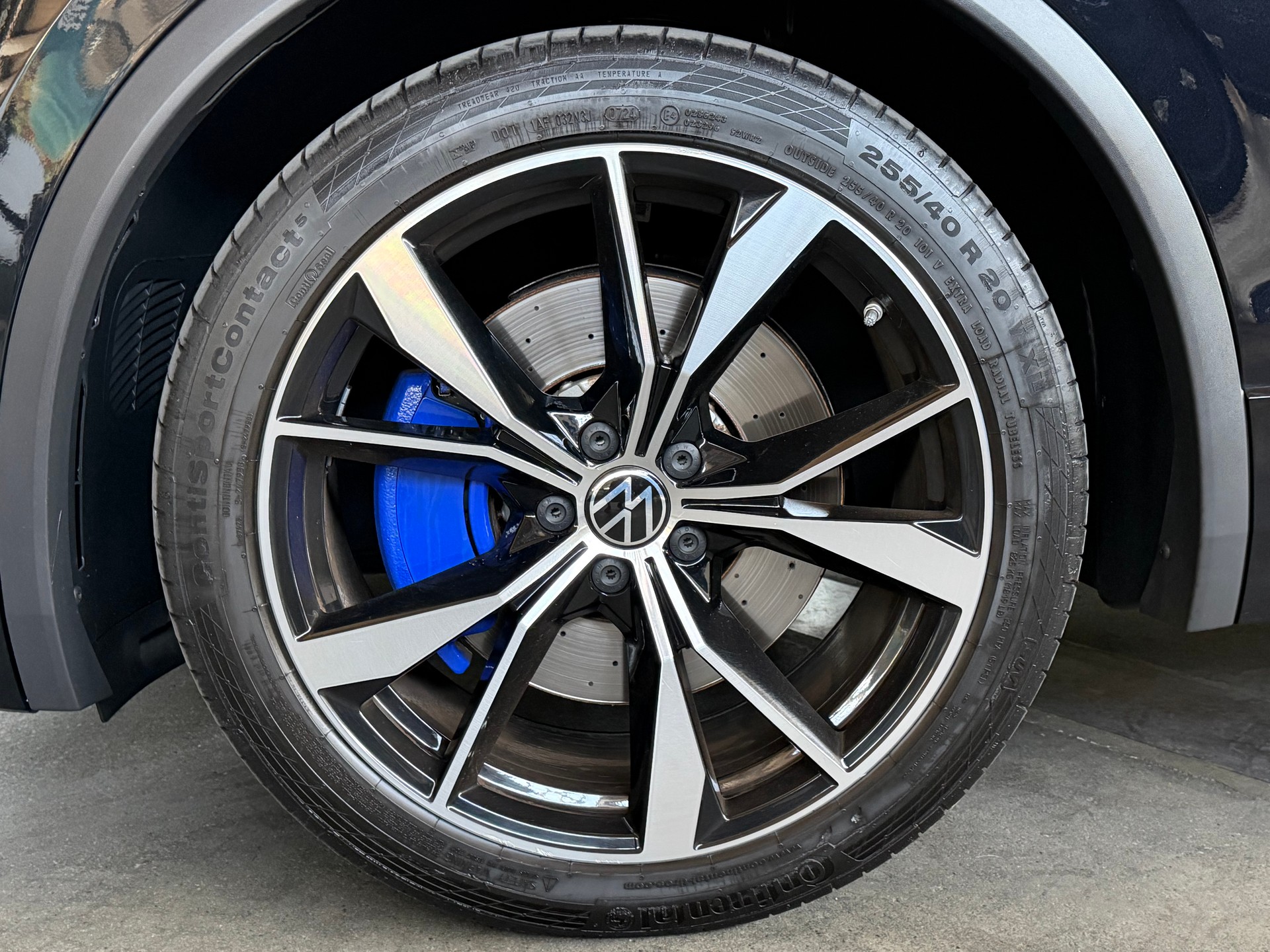 VW Tiguan 2.0TSI R 4Motion DSG "Black Style Design-Paket"-image-9