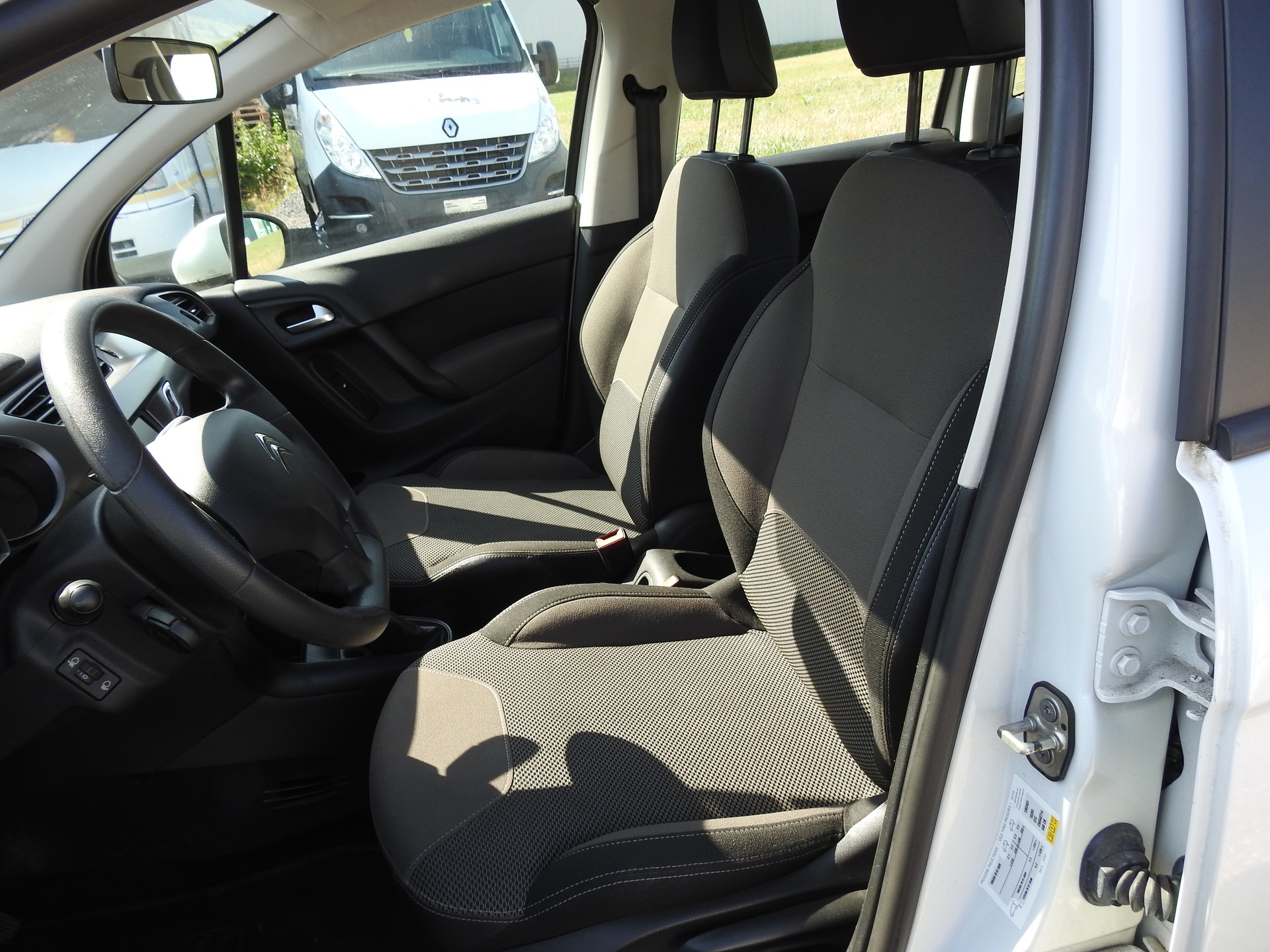 CITROEN C3 1.2i Exclusive-image-13