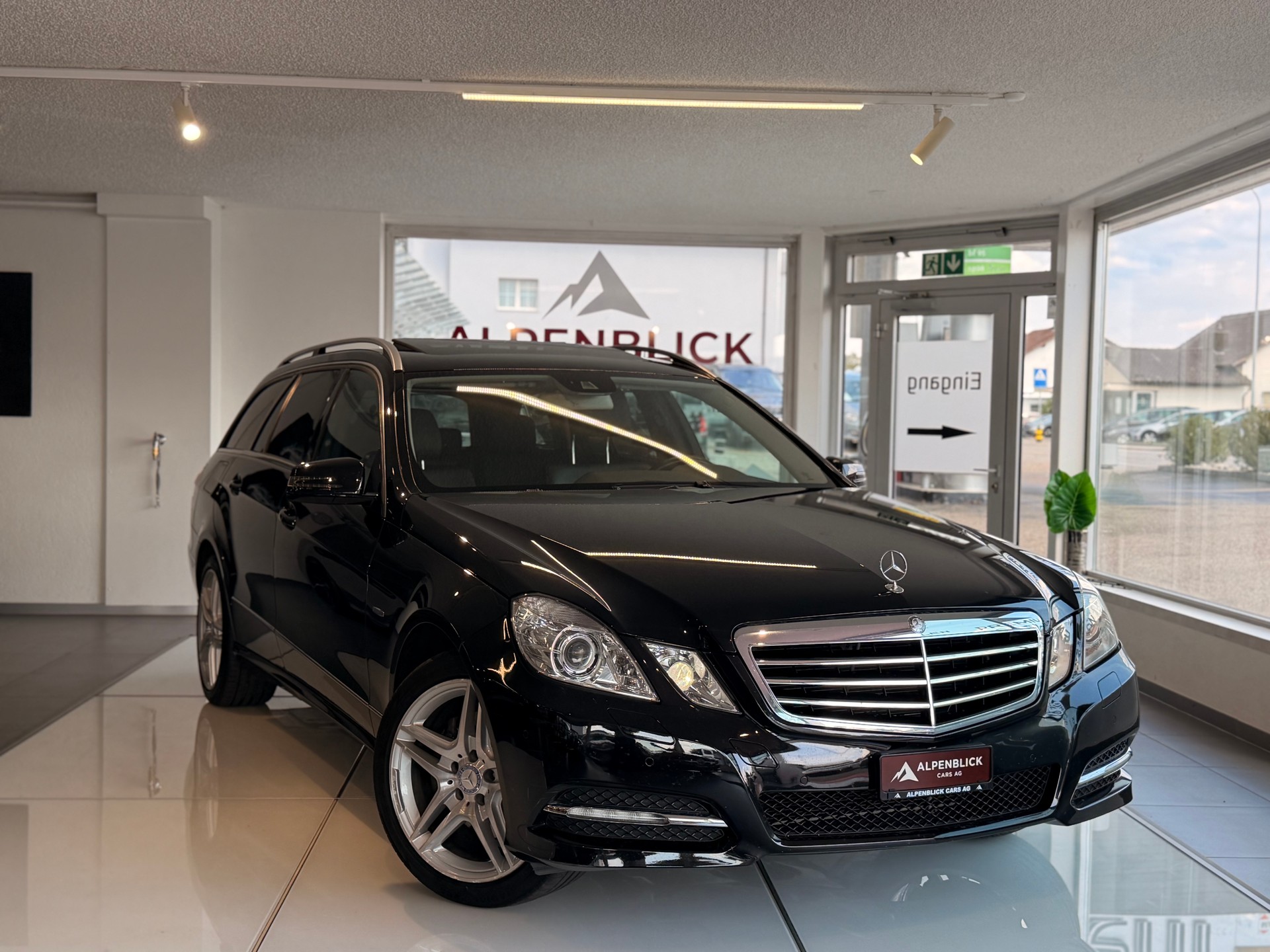 MERCEDES-BENZ E 350 CGI BlueEfficiency Elégance 4Matic 7G-Tronic