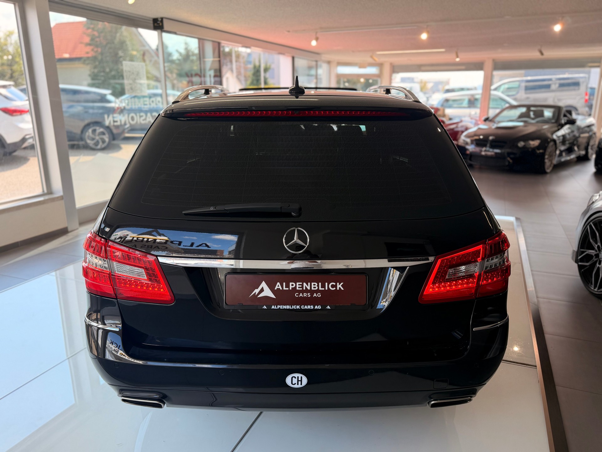 MERCEDES-BENZ E 350 CGI BlueEfficiency Elégance 4Matic 7G-Tronic-image-7
