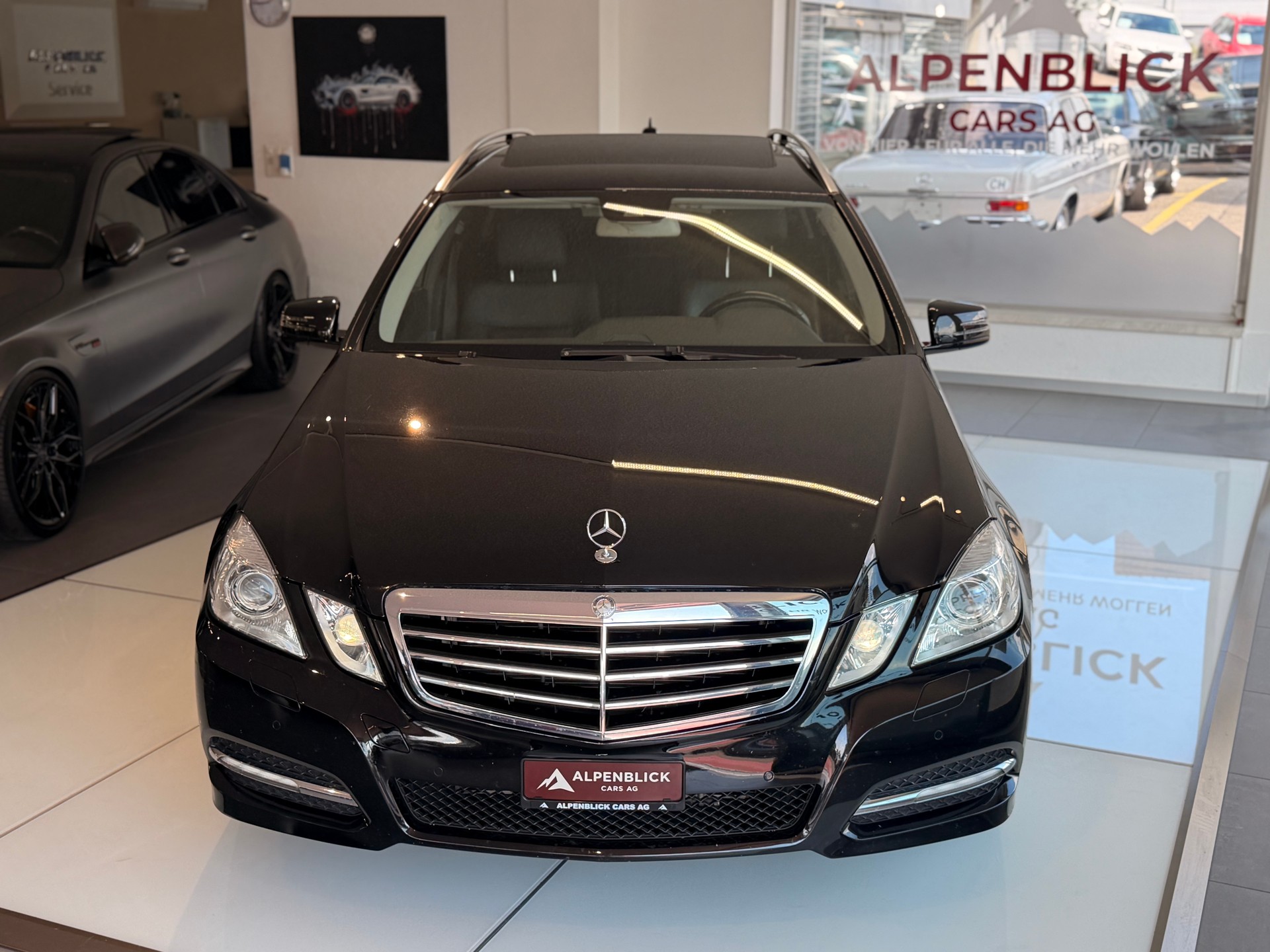 MERCEDES-BENZ E 350 CGI BlueEfficiency Elégance 4Matic 7G-Tronic-showroom-element-3