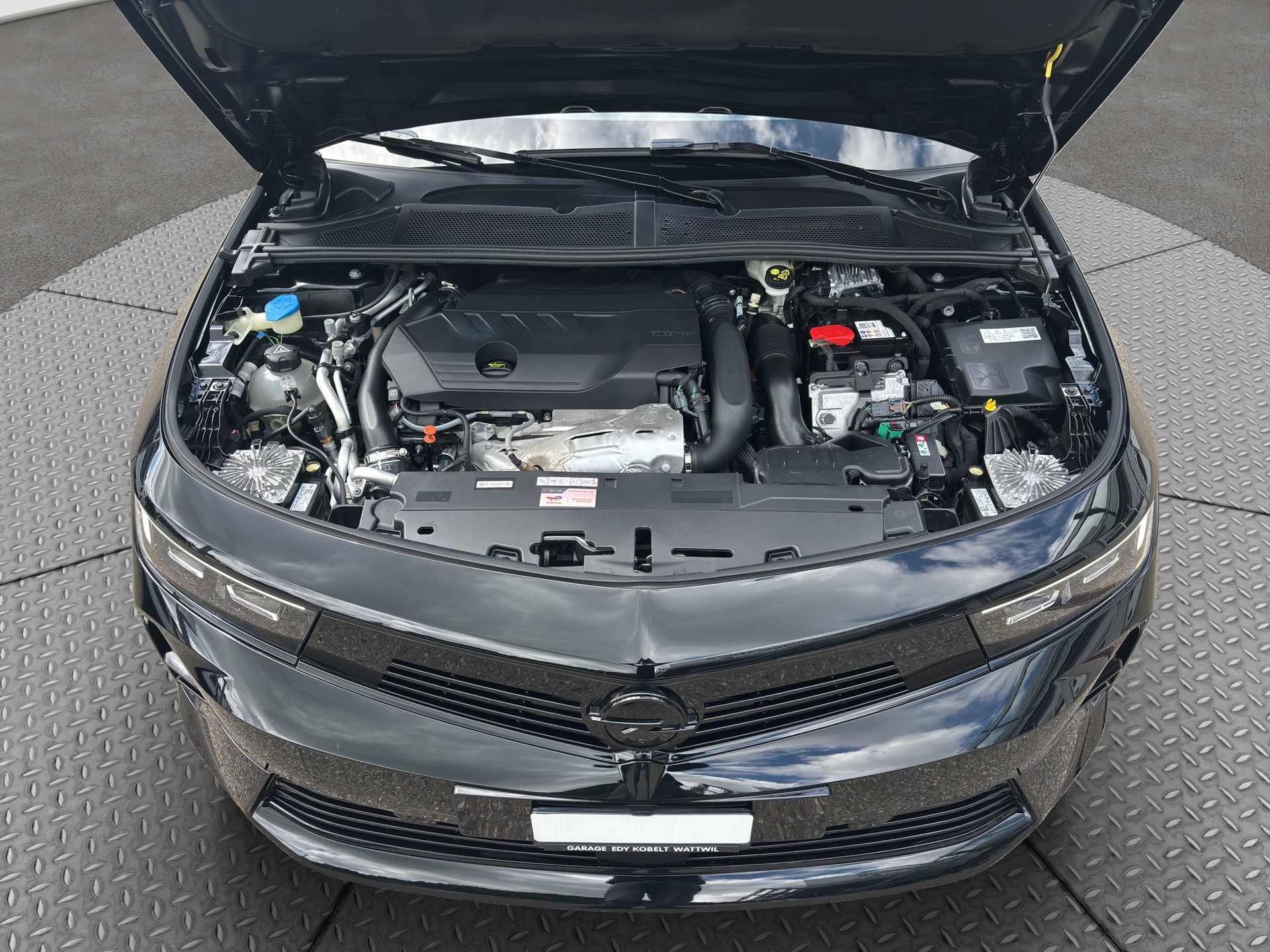 OPEL Astra Sports Tourer 1.6 PHEV Turbo GS A-image-21