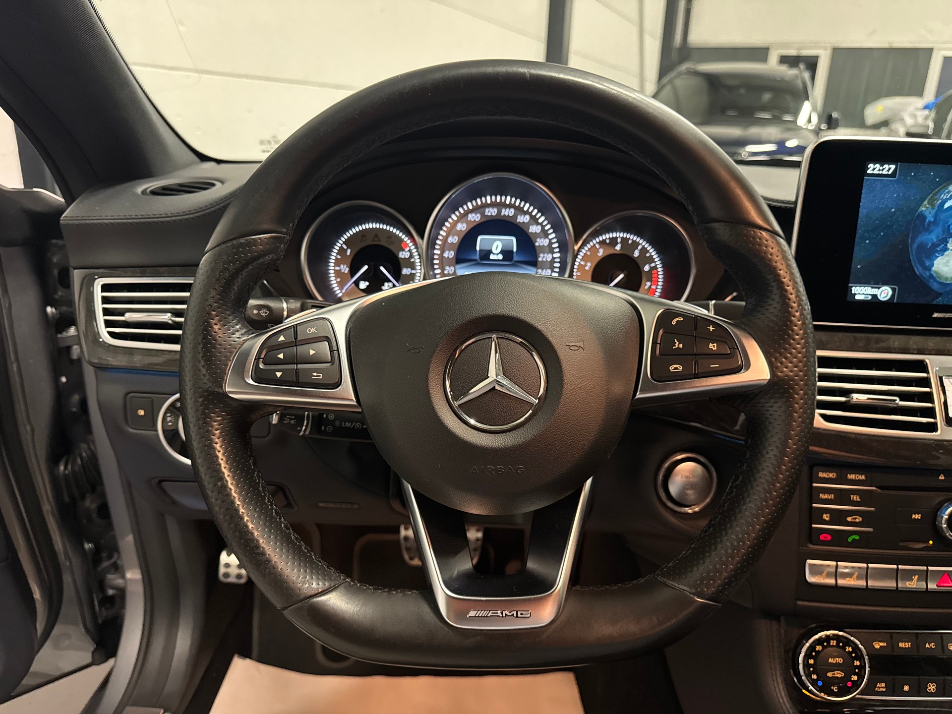 MERCEDES-BENZ CLS Shooting Brake 400 4Matic 7G-Tronic AMG Line-image-23