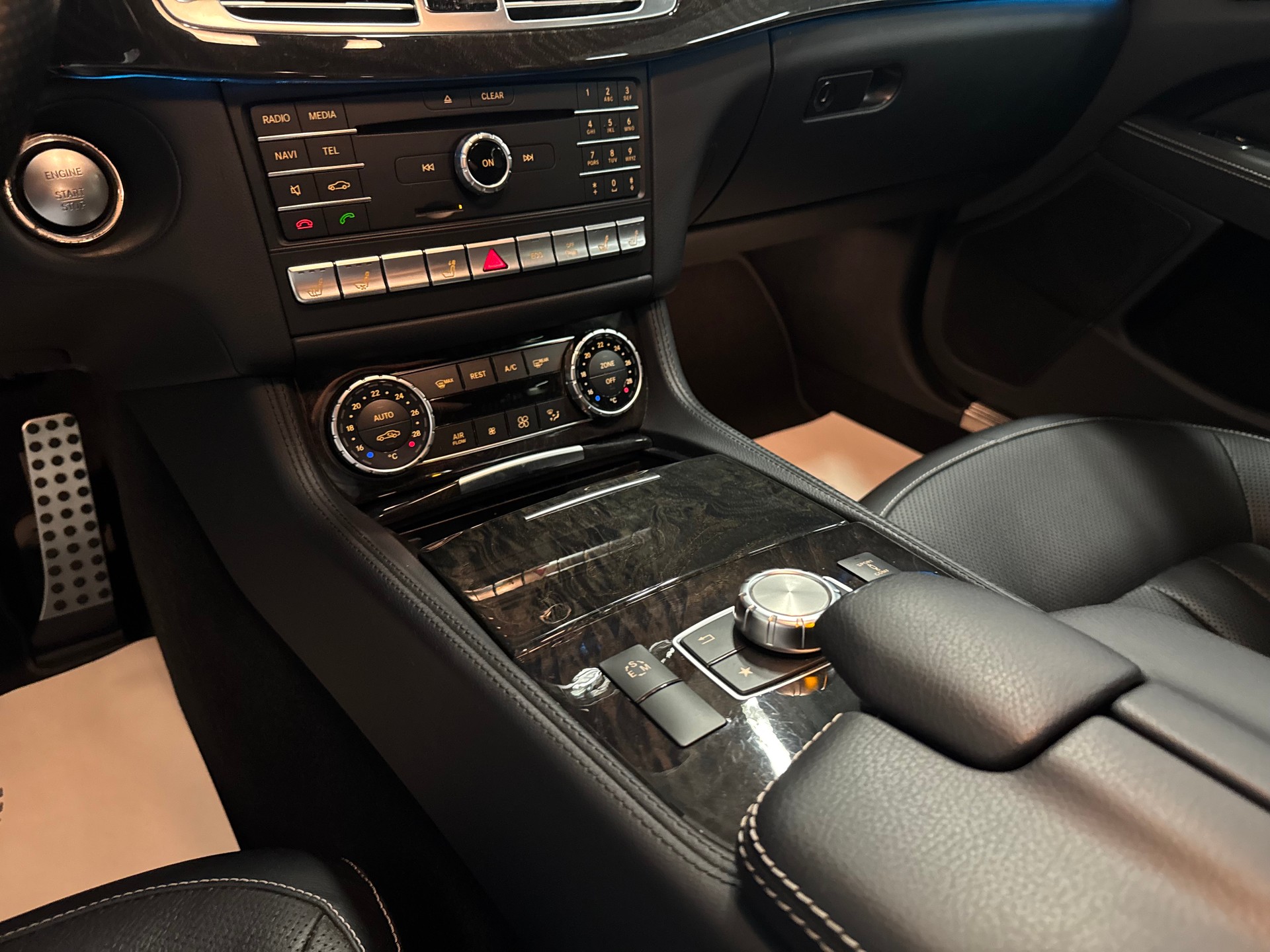MERCEDES-BENZ CLS Shooting Brake 400 4Matic 7G-Tronic AMG Line-image-26