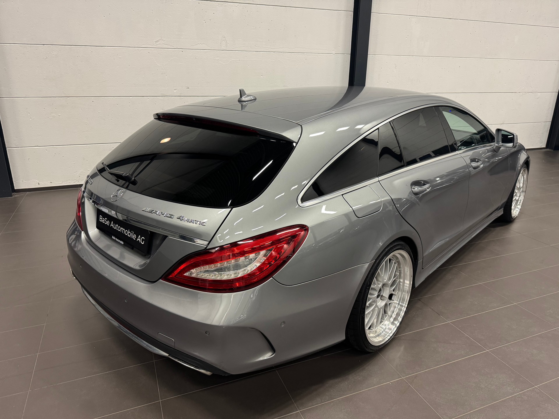 MERCEDES-BENZ CLS Shooting Brake 400 4Matic 7G-Tronic AMG Line-image-10