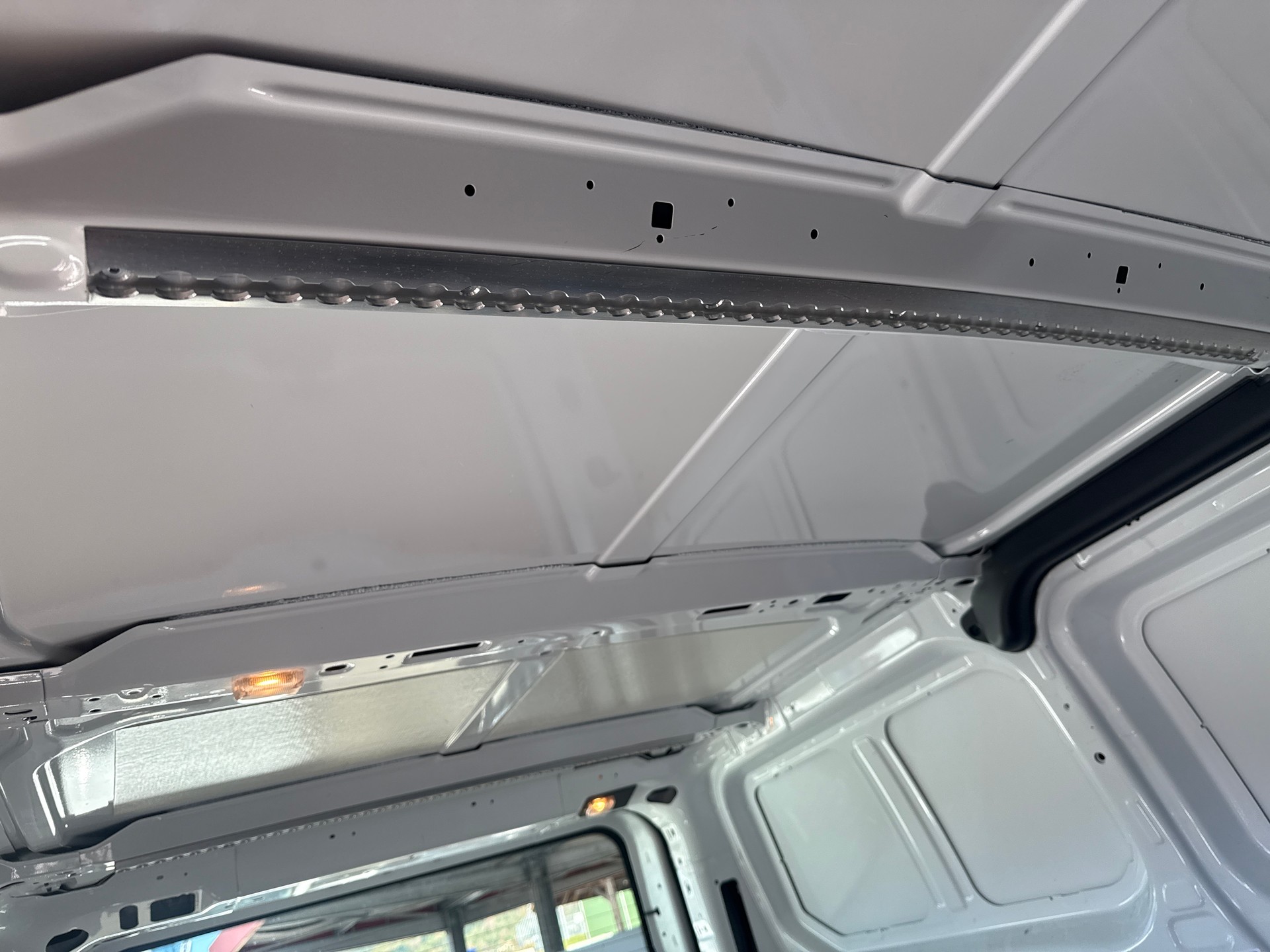 FORD Transit Custom Van 320 L1H1 Trend-image-11