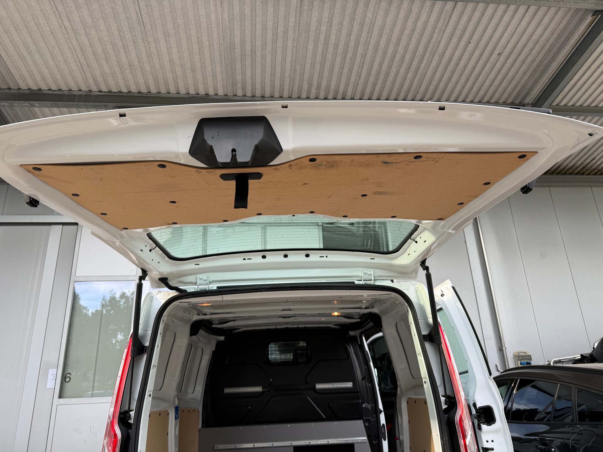 FORD Transit Custom Van 320 L1H1 Trend-image-18