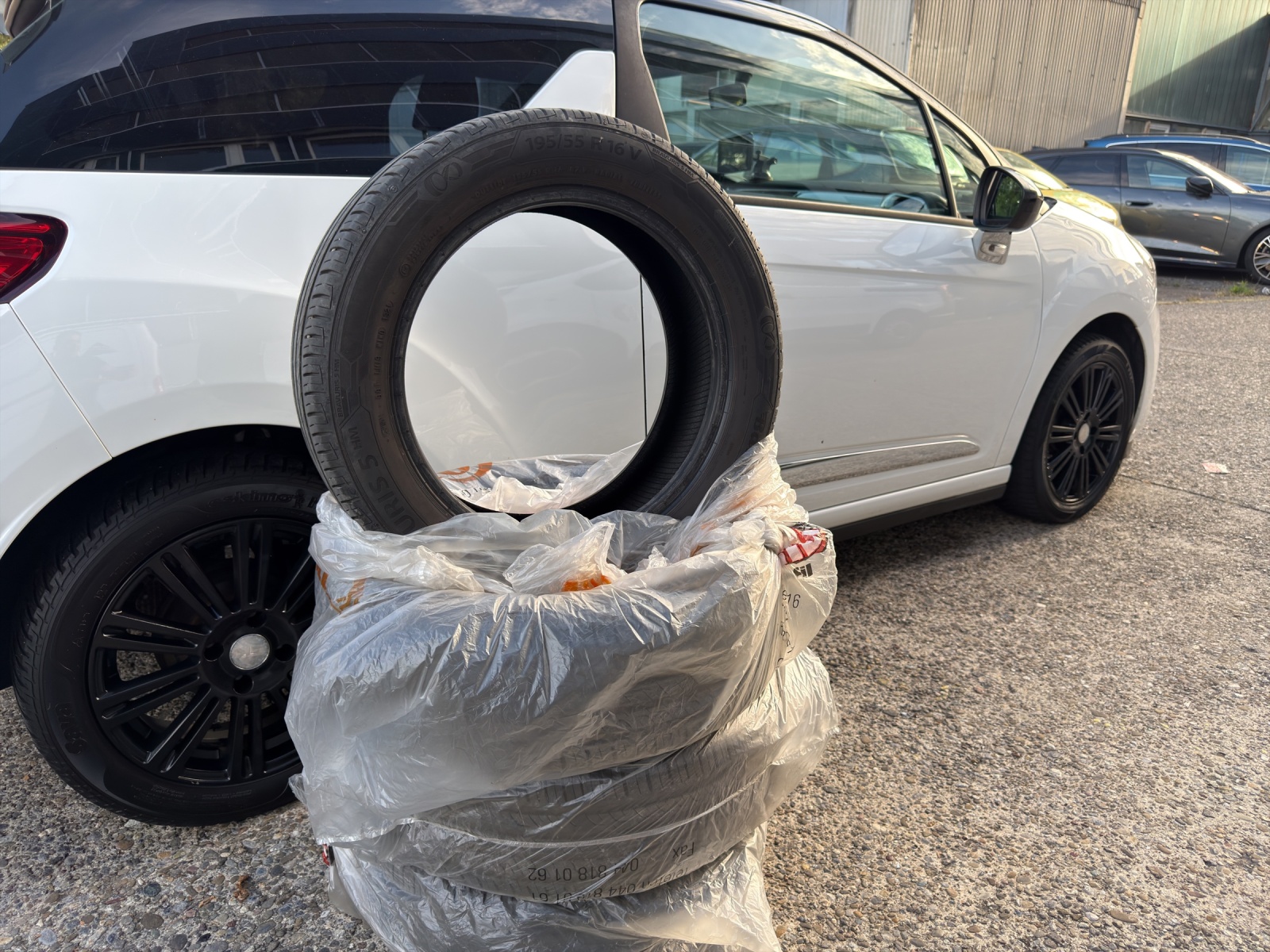 DS AUTOMOBILES DS3 1.2 VTi Chic-image-21