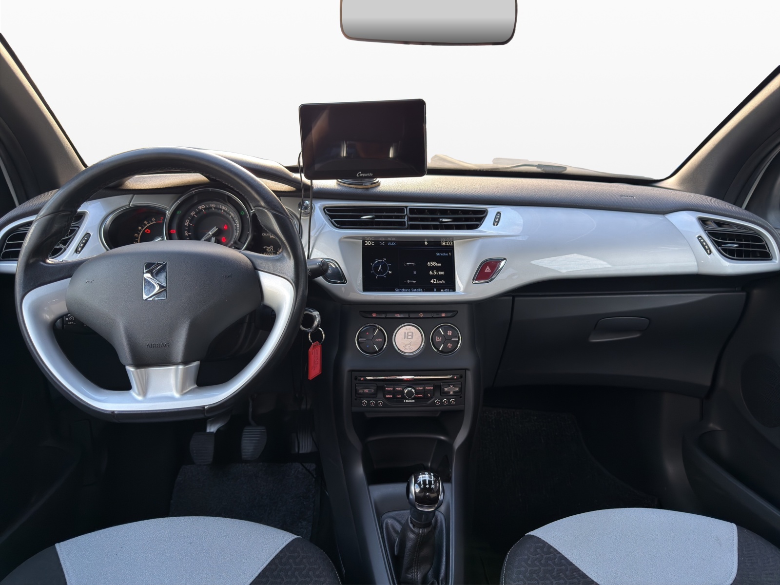 DS AUTOMOBILES DS3 1.2 VTi Chic-image-11