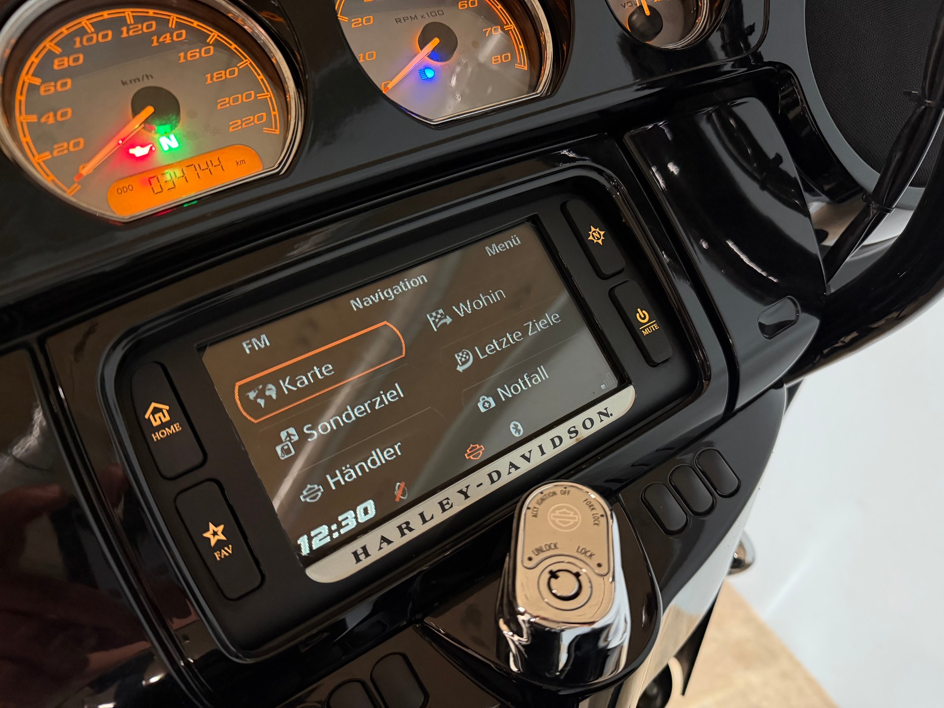 HARLEY-DAVIDSON FLHXS Street Glide Special ABS-image-11