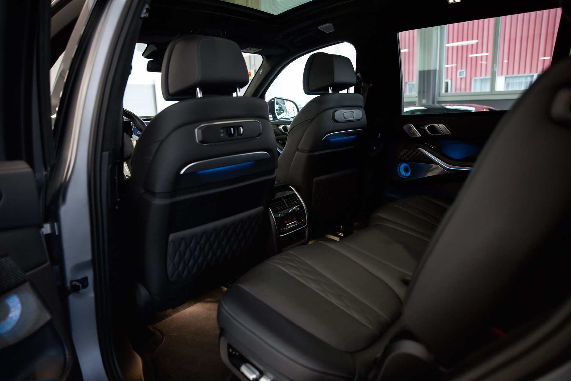 BMW X7 xDrive 48V 40d M Sport Pro Steptronic-image-21