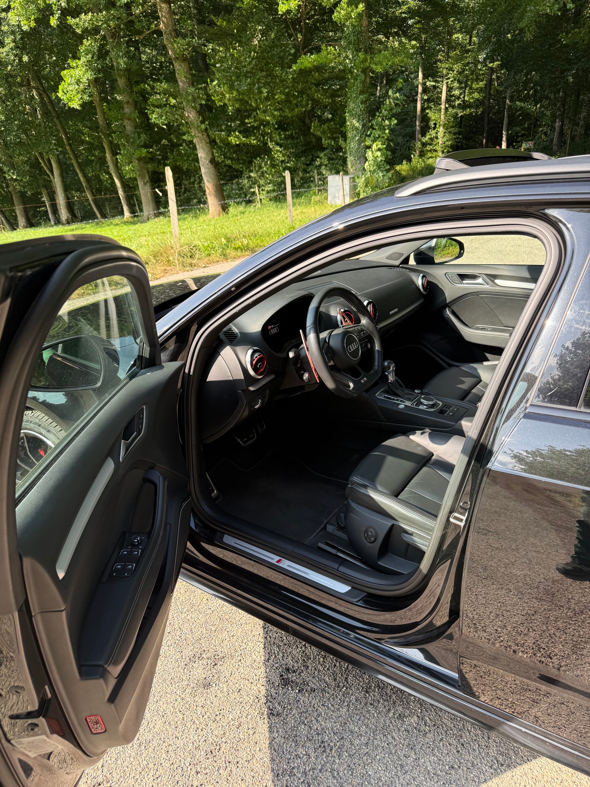 AUDI 2.0 T FSI quattro S-Tronic-image-4