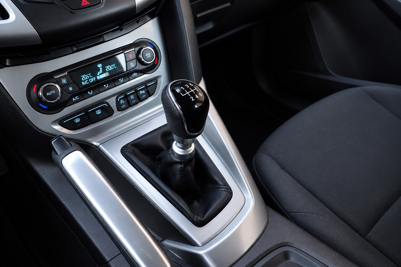 FORD Focus 1.0 SCTi Titanium(CH)-image-9