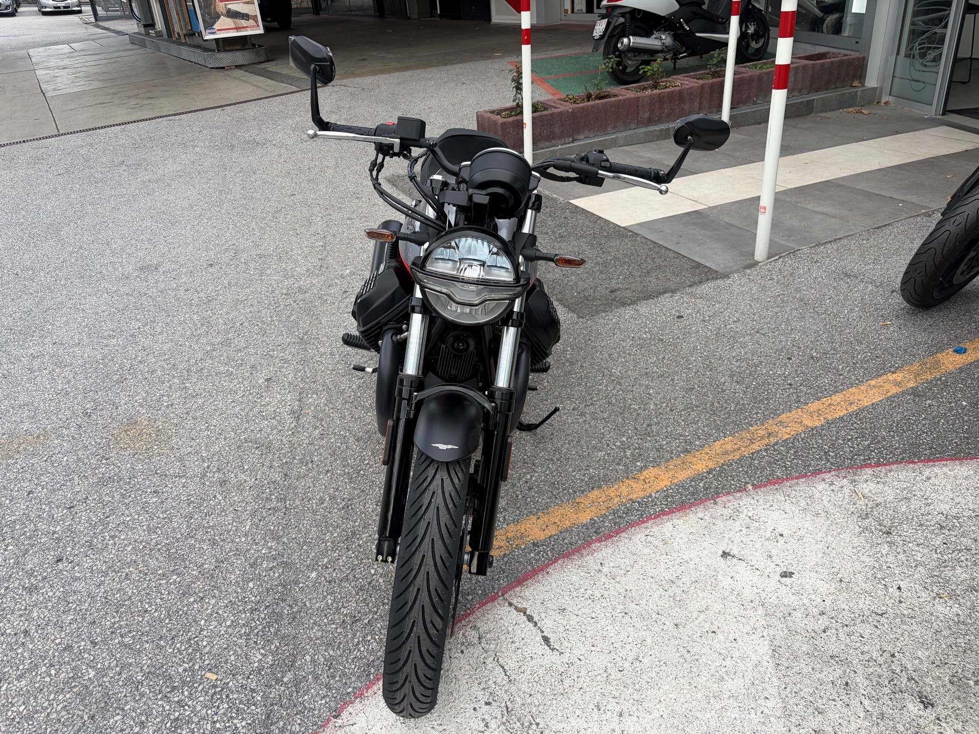 MOTO GUZZI V7 IV 850 Stone Corsa 35kW SP1-showroom-element-1