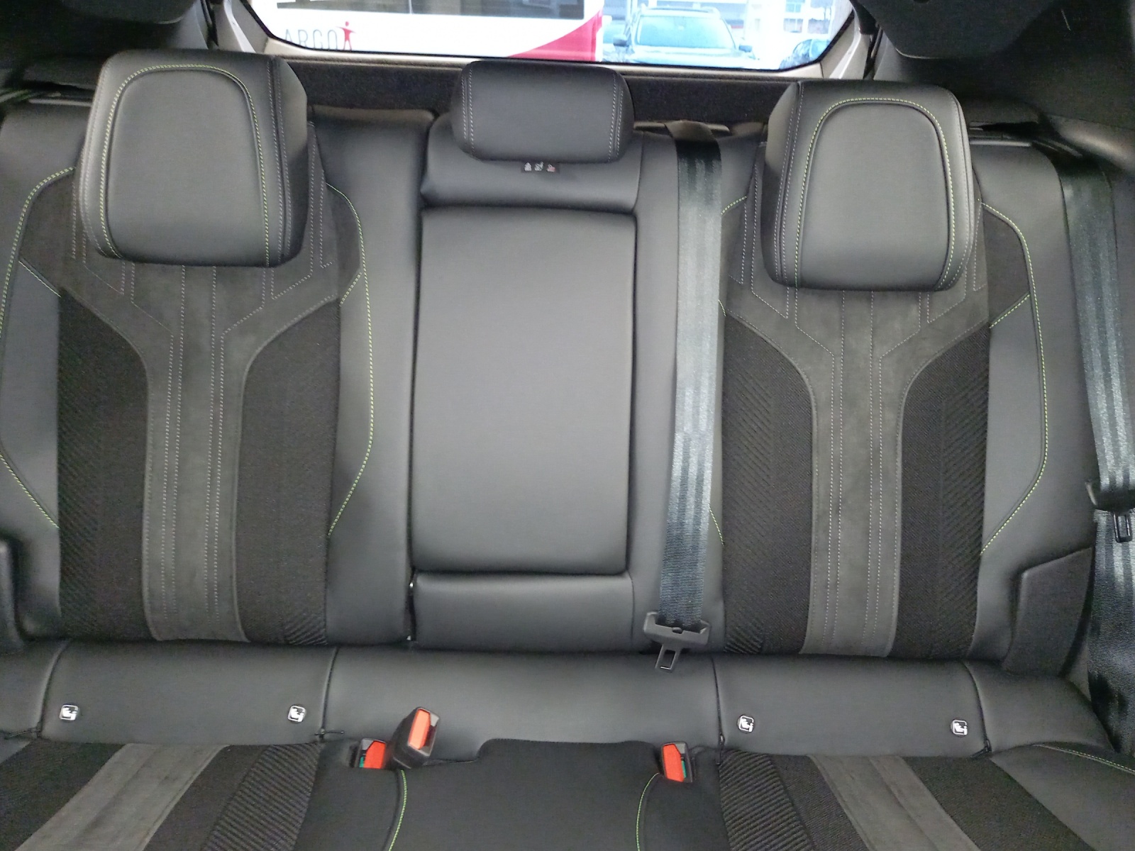 PEUGEOT 408 1.6 PHEV 180 GT-image-11