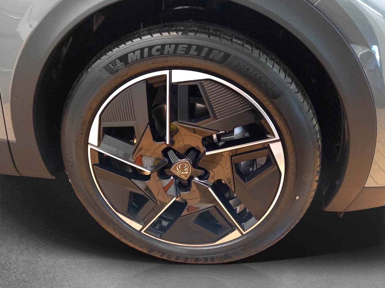 PEUGEOT 408 1.6 PHEV 180 GT-image-15