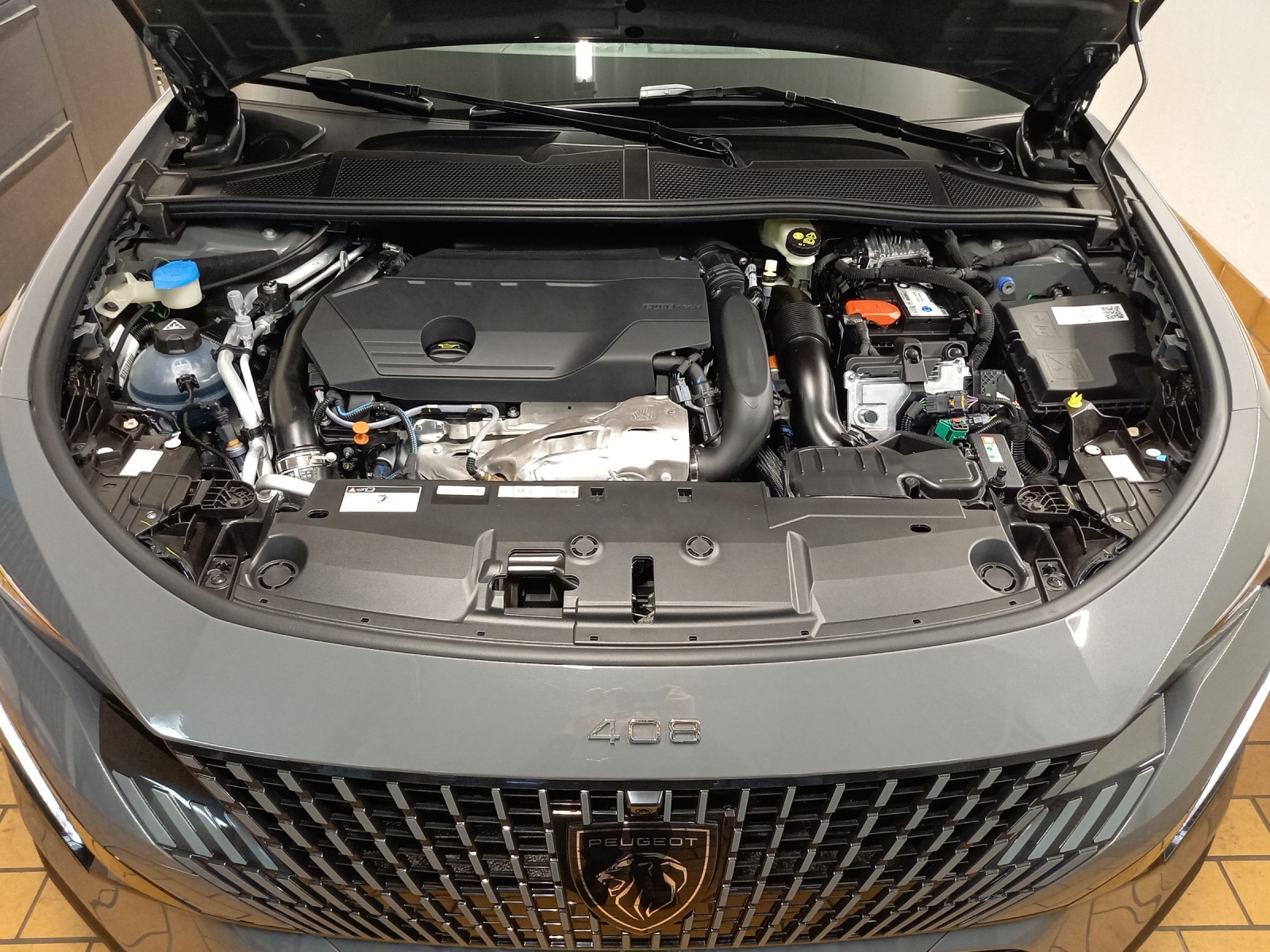 PEUGEOT 408 1.6 PHEV 180 GT-image-14
