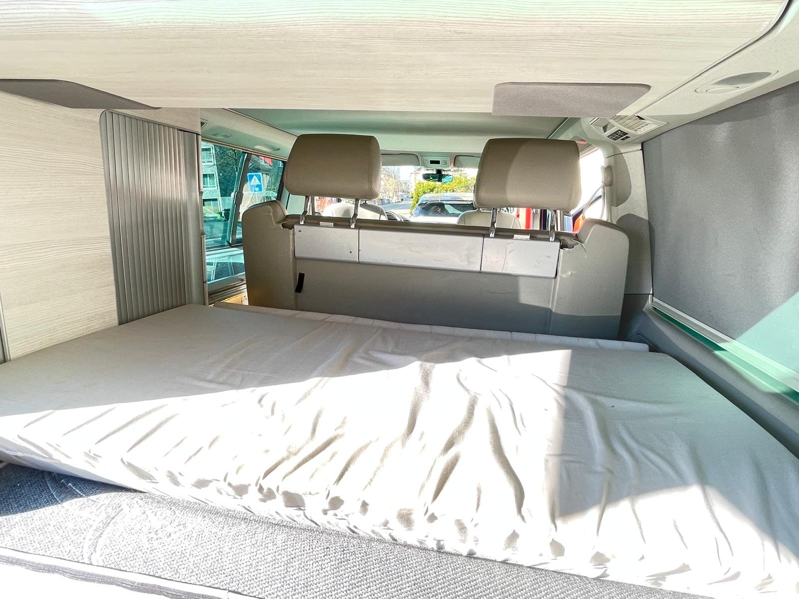 VW T6 Multivan 2.0 TDI Family 4Motion-image-8