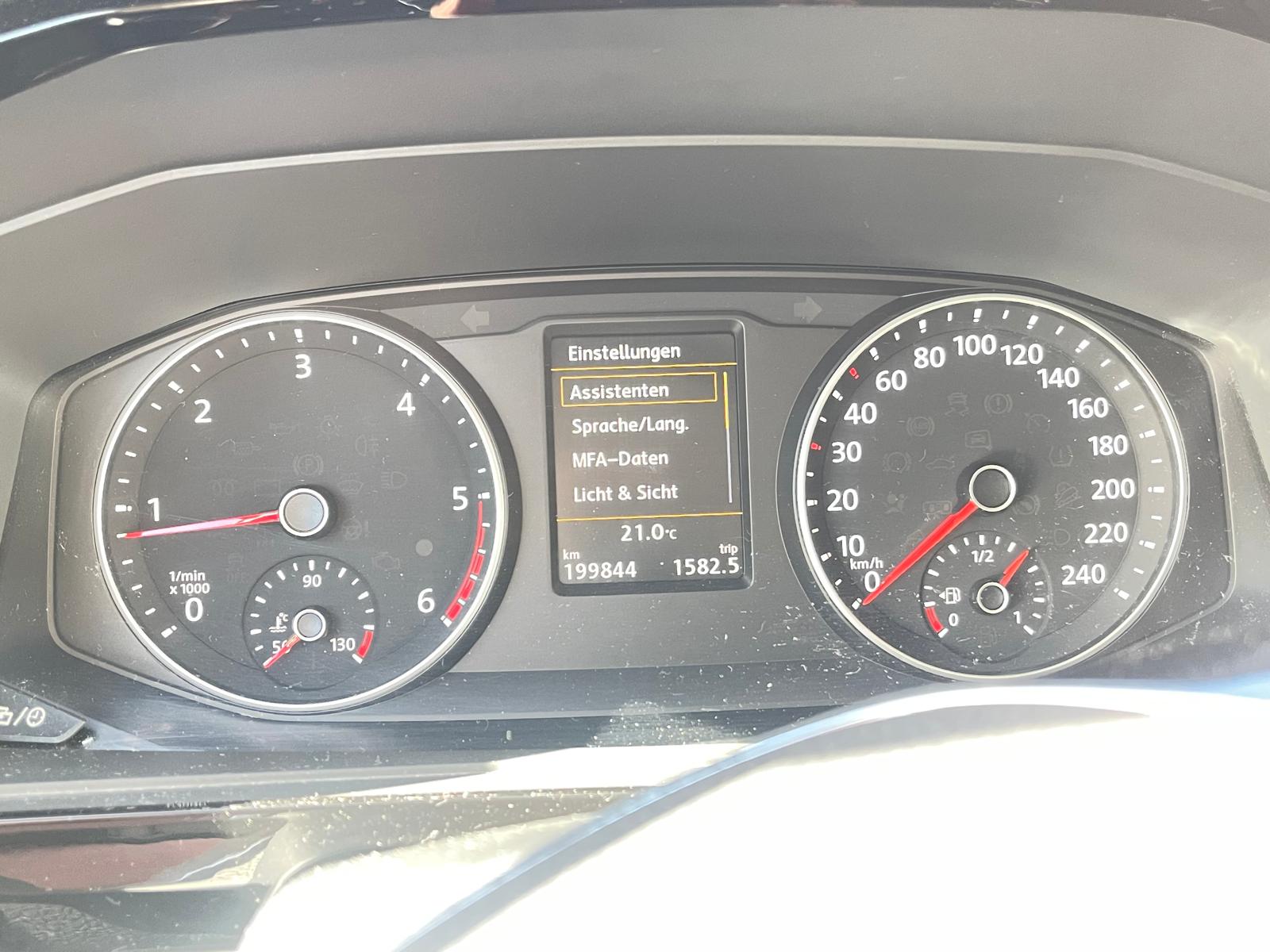 VW T6 Multivan 2.0 TDI Family 4Motion-image-7