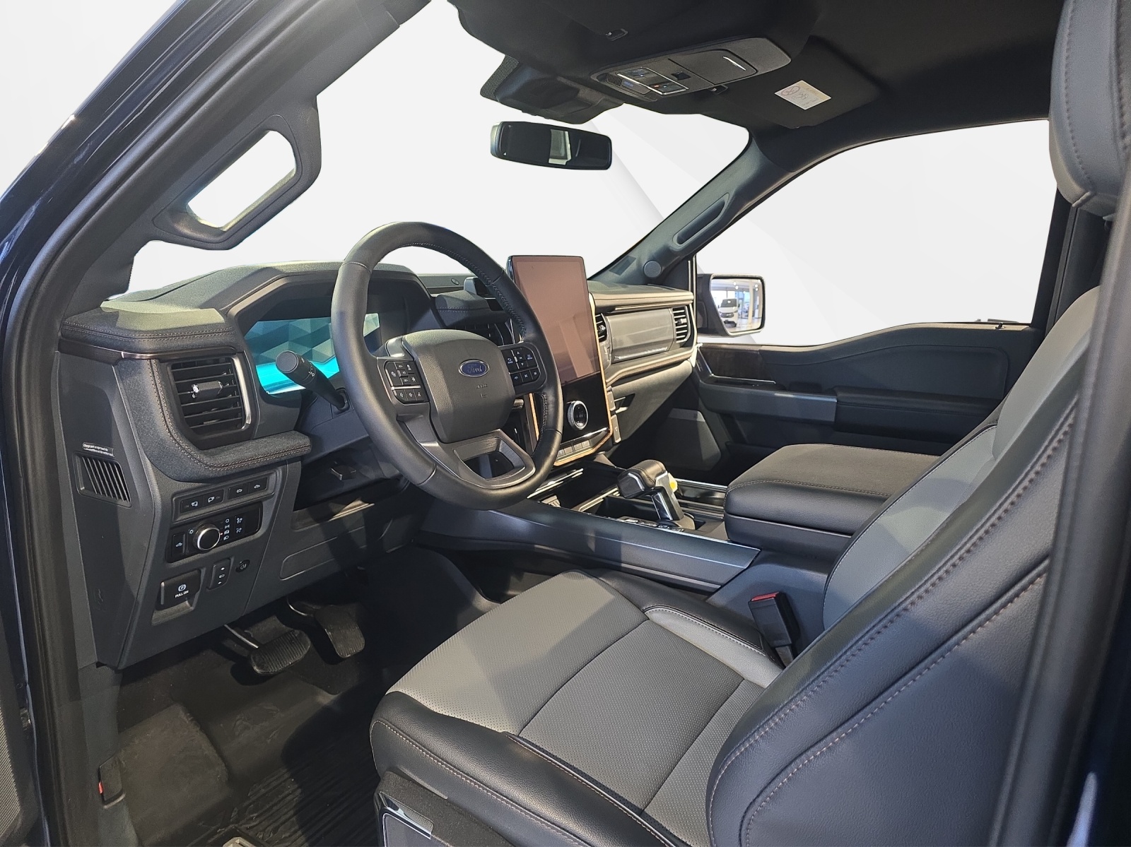 FORD F-150 Lightning 91 kWh Lariat Launch Edition-image-5