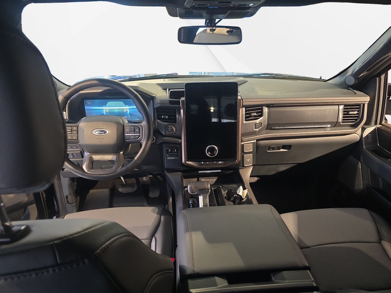 FORD F-150 Lightning 91 kWh Lariat Launch Edition-image-6