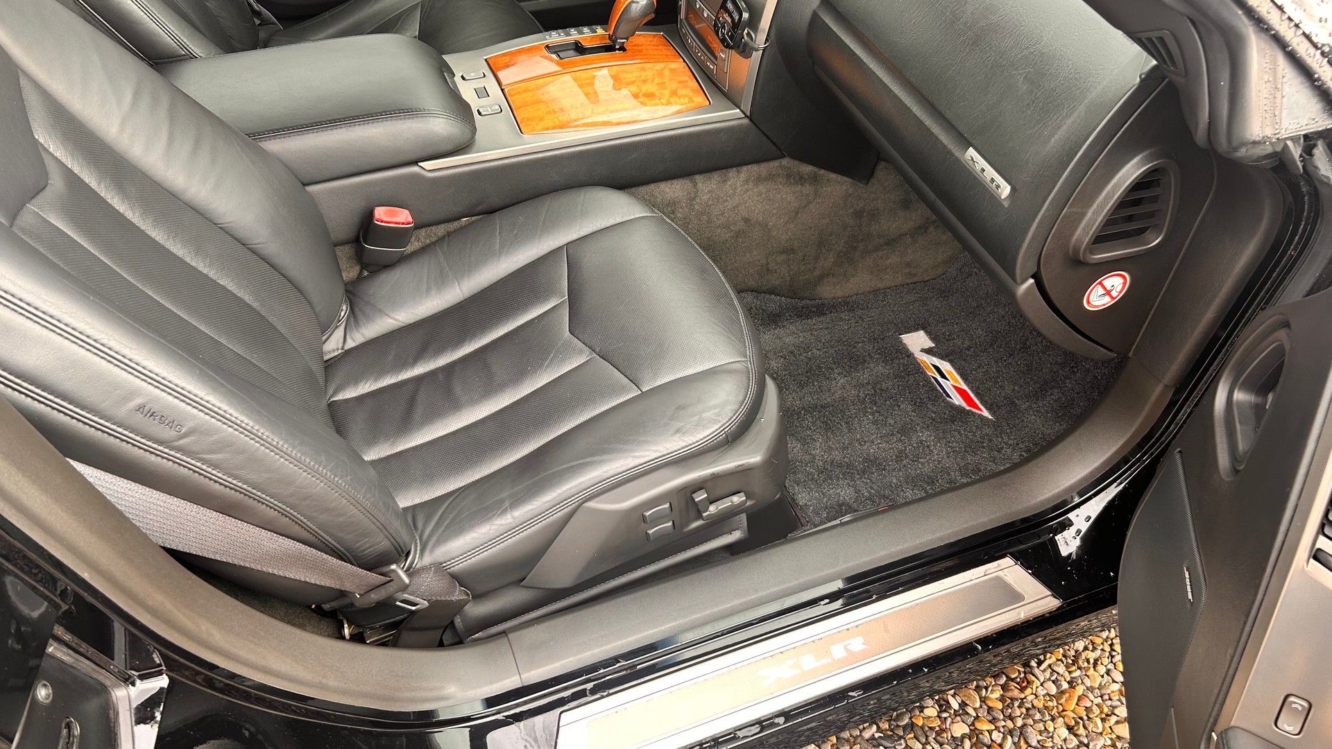 CADILLAC XLR 4.6 32V-image-28