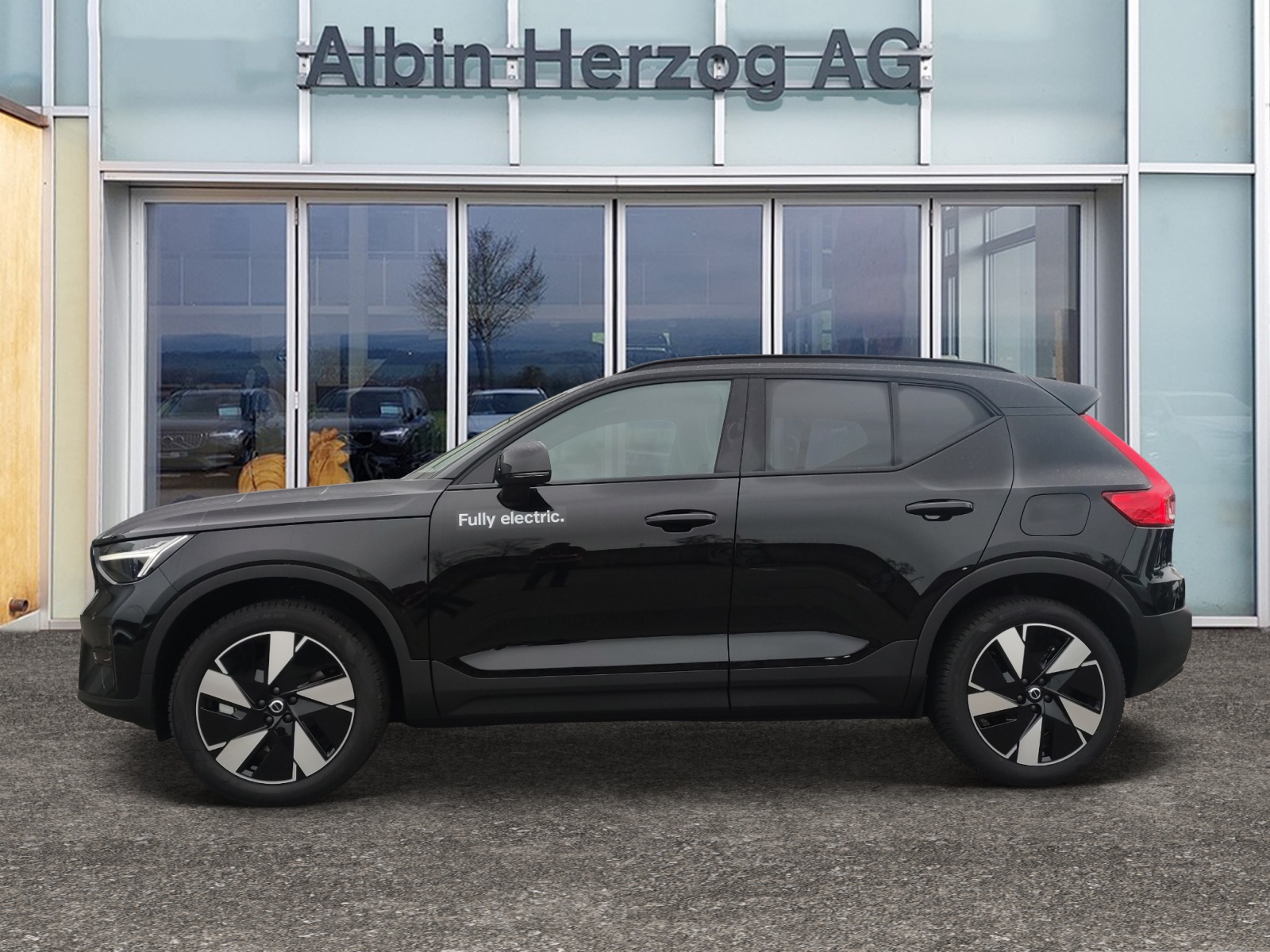 VOLVO XC40 E60 Core-showroom-element-1